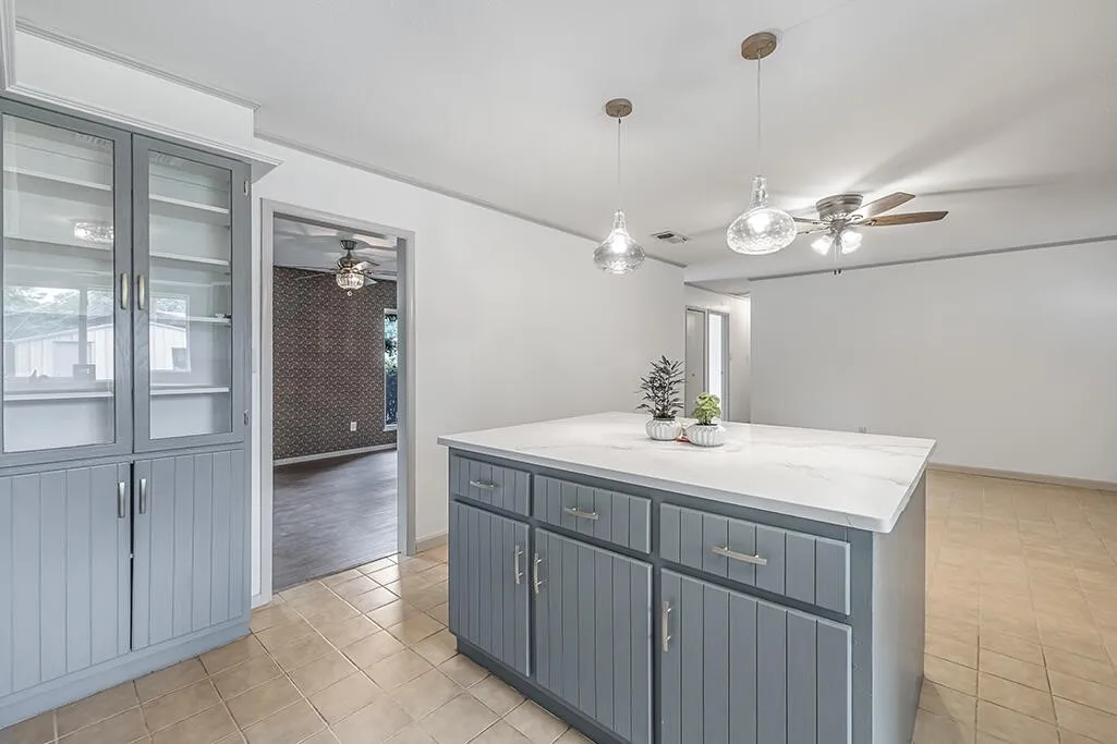 Single Family Residence For Sale in Bowie County , 4327 Marcell Circle, Texarkana, Texas 75503, 3 Bedroom, 3 Bathroom, 2 Garage spaces, 1,928 Sqft, built in 1976, mls#21258864, Real Estate Agent in Texarkana, Homes For Sale in Bowie county, Homes For Sale in Texarkana, Realtor in Texarkana Texas, Real Estate Brokerage Independent Realty Texas, Luminita Cordes Realtor