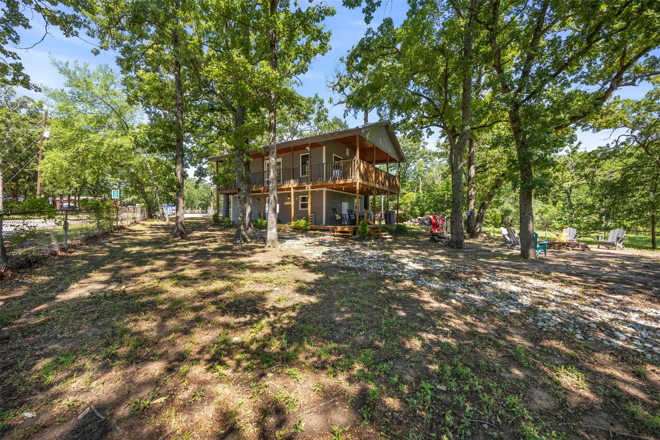 Single Family Residence For Sale in Henderson County , 7110 Apache Circle, Mabank, Texas 75156, 2 Bedroom, 1 Bathroom, Garage spaces, 1,210 Sqft, built in 1985, mls#21258827, Real Estate Agent in Mabank, Homes For Sale in Henderson county, Homes For Sale in Mabank, Realtor in Mabank Texas, Real Estate Brokerage Independent Realty Texas, Luminita Cordes Realtor
