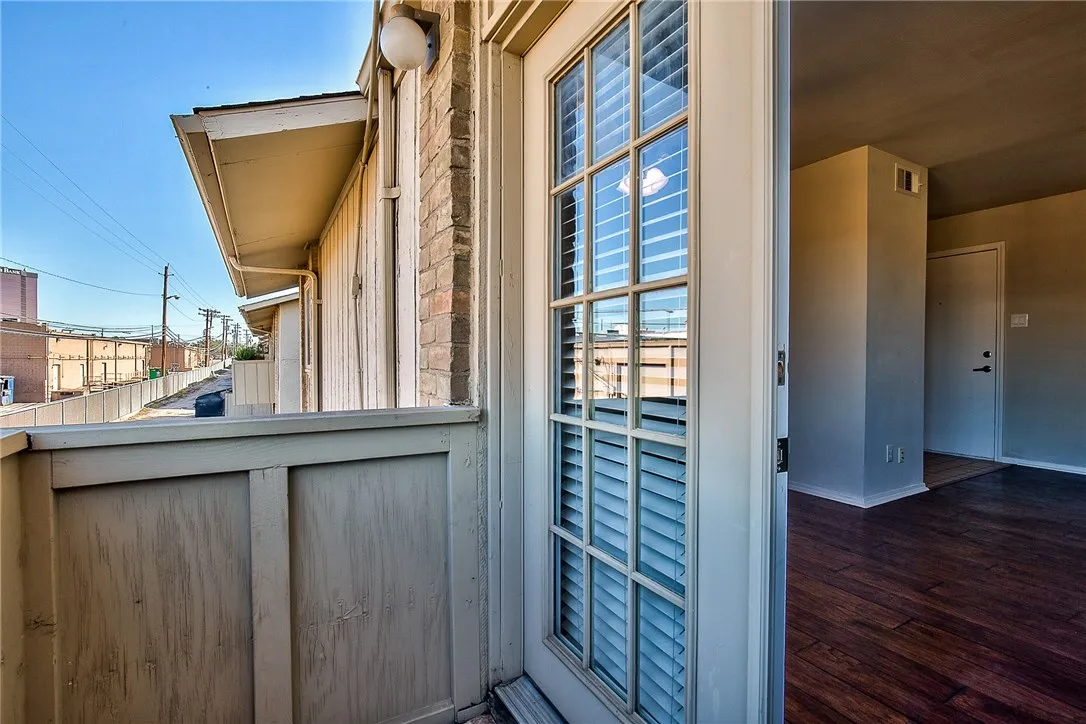 Condominium For Rent in Dallas County , 5823 Harvest Hill Road 2067, Dallas, Texas 75230, 2 Bedroom, 1 Bathroom, Garage spaces, 898 Sqft, built in 1970, Preowned, mls#21258834, Real Estate Agent in Dallas, Homes For Rent in Dallas county, Homes For Rent in Dallas, Realtor in Dallas Texas, Real Estate Brokerage Independent Realty Texas, Luminita Cordes Realtor