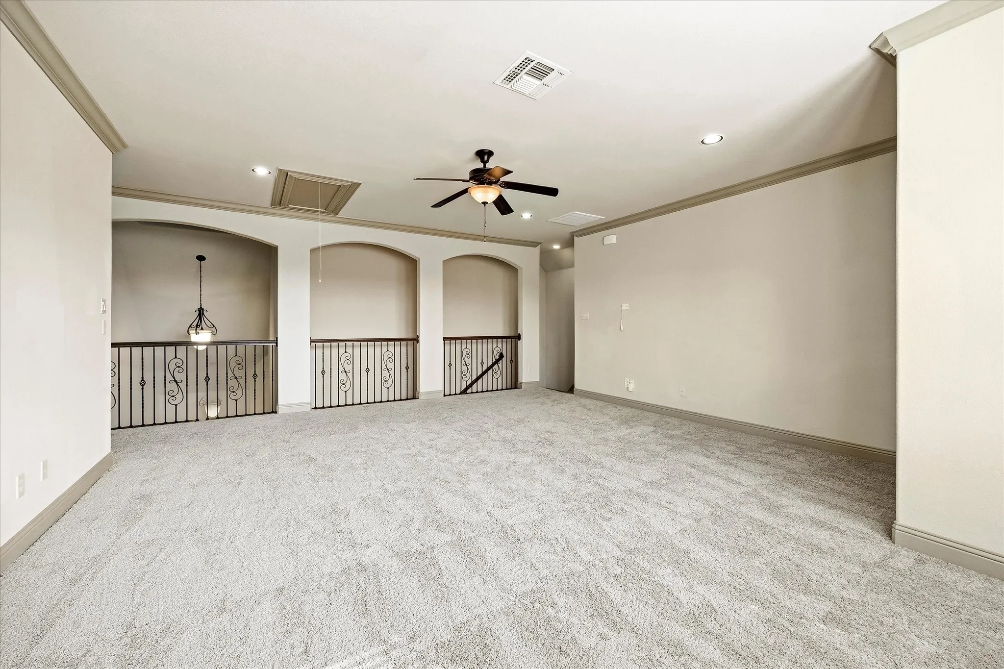 Single Family Residence For Sale in Rockwall County , 647 Gillon Way, Rockwall, Texas 75087, 4 Bedroom, 3 Bathroom, 3 Garage spaces, 3,015 Sqft, built in 2013, Preowned, Price $589,900, mls#21250299, Real Estate Agent in Rockwall, Homes For Sale in Rockwall county, Homes For Sale in Rockwall, Realtor in Rockwall Texas, Real Estate Brokerage Independent Realty Texas, Luminita Cordes Realtor
