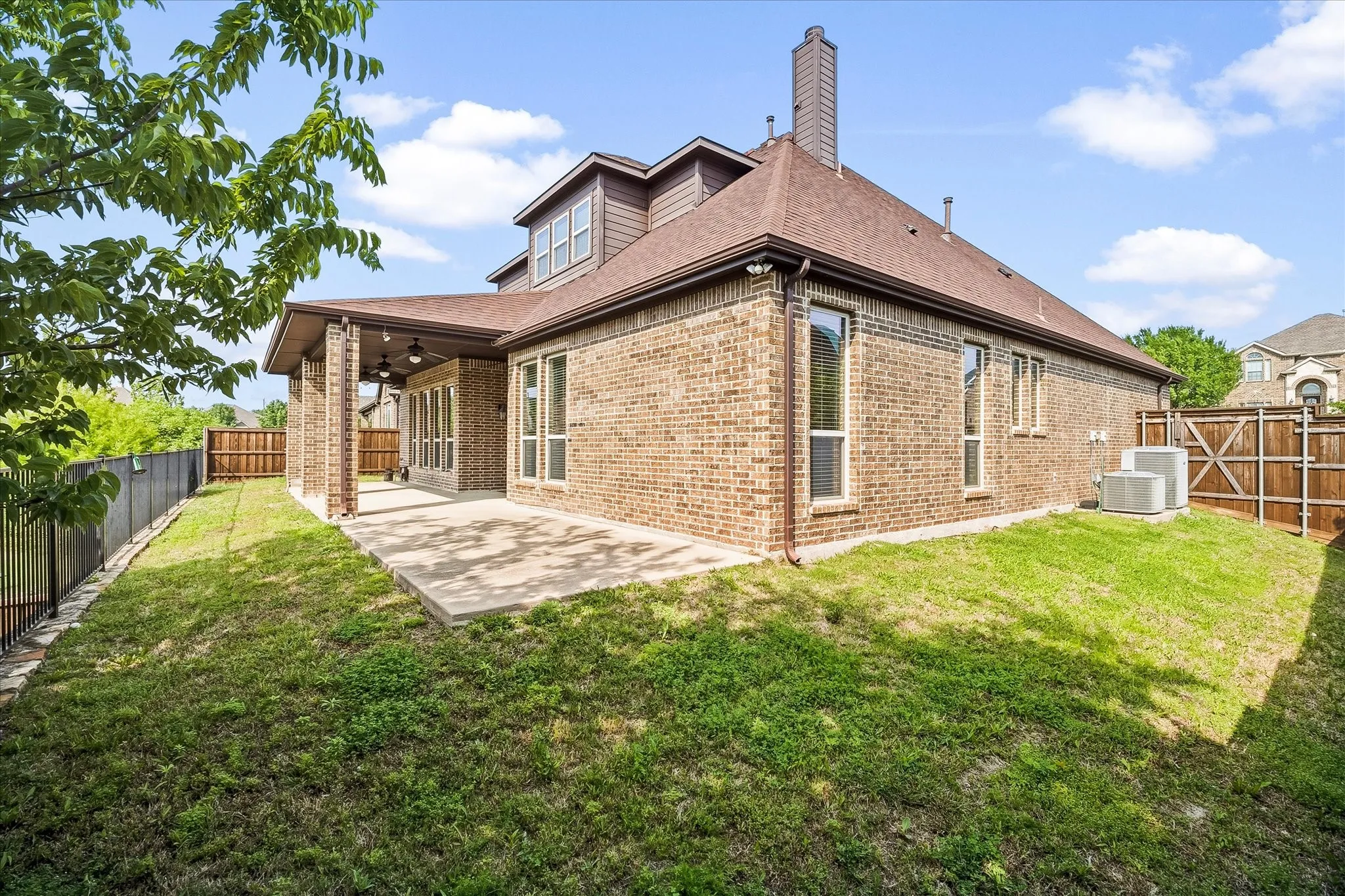 Single Family Residence For Sale in Rockwall County , 647 Gillon Way, Rockwall, Texas 75087, 4 Bedroom, 3 Bathroom, 3 Garage spaces, 3,015 Sqft, built in 2013, Preowned, Price $589,900, mls#21250299, Real Estate Agent in Rockwall, Homes For Sale in Rockwall county, Homes For Sale in Rockwall, Realtor in Rockwall Texas, Real Estate Brokerage Independent Realty Texas, Luminita Cordes Realtor