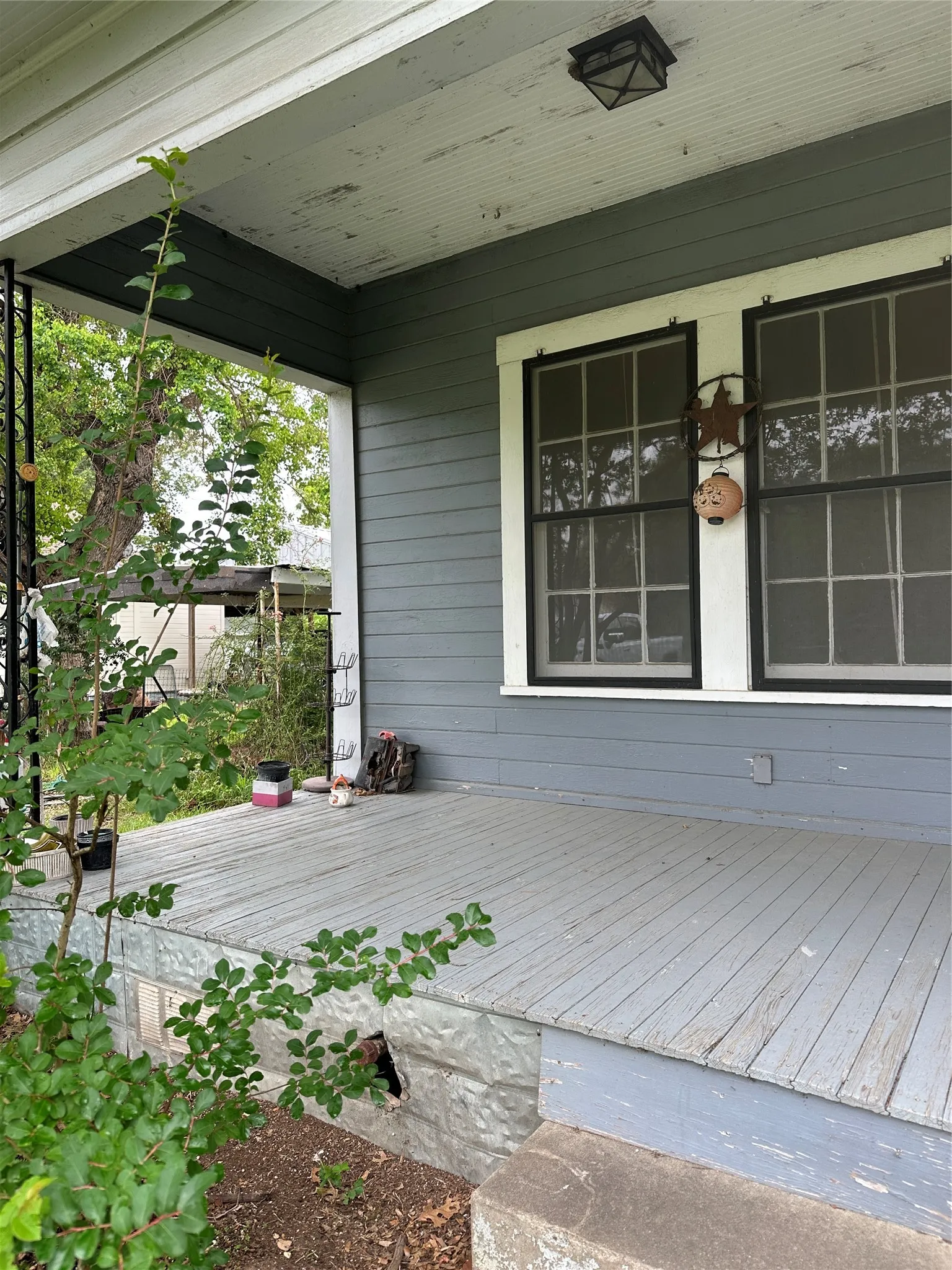Single Family Residence For Sale in Falls County , 821 Ward Street, Marlin, Texas 76661, 2 Bedrooms, 1 Bathroom, Garage spaces, 1,407 Sqft, built in 1940, Price $174,999, mls#21258405, Real Estate Agent in Marlin, Homes For Sale in Falls county, Homes For Sale in Marlin, Realtor in Marlin Texas, Real Estate Brokerage Independent Realty Texas, Luminita Cordes Realtor