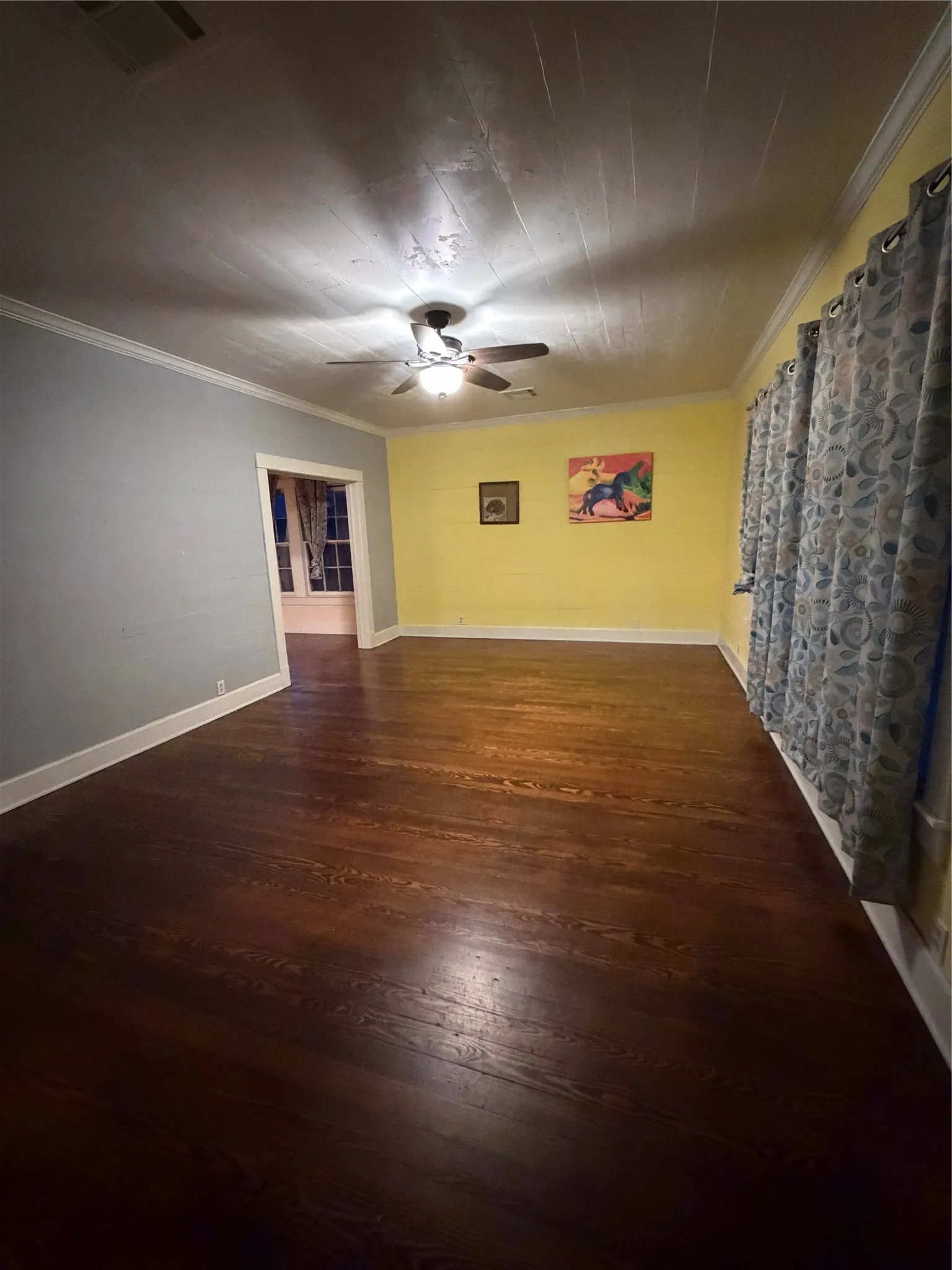 Single Family Residence For Sale in Falls County , 821 Ward Street, Marlin, Texas 76661, 2 Bedrooms, 1 Bathroom, Garage spaces, 1,407 Sqft, built in 1940, Price $174,999, mls#21258405, Real Estate Agent in Marlin, Homes For Sale in Falls county, Homes For Sale in Marlin, Realtor in Marlin Texas, Real Estate Brokerage Independent Realty Texas, Luminita Cordes Realtor