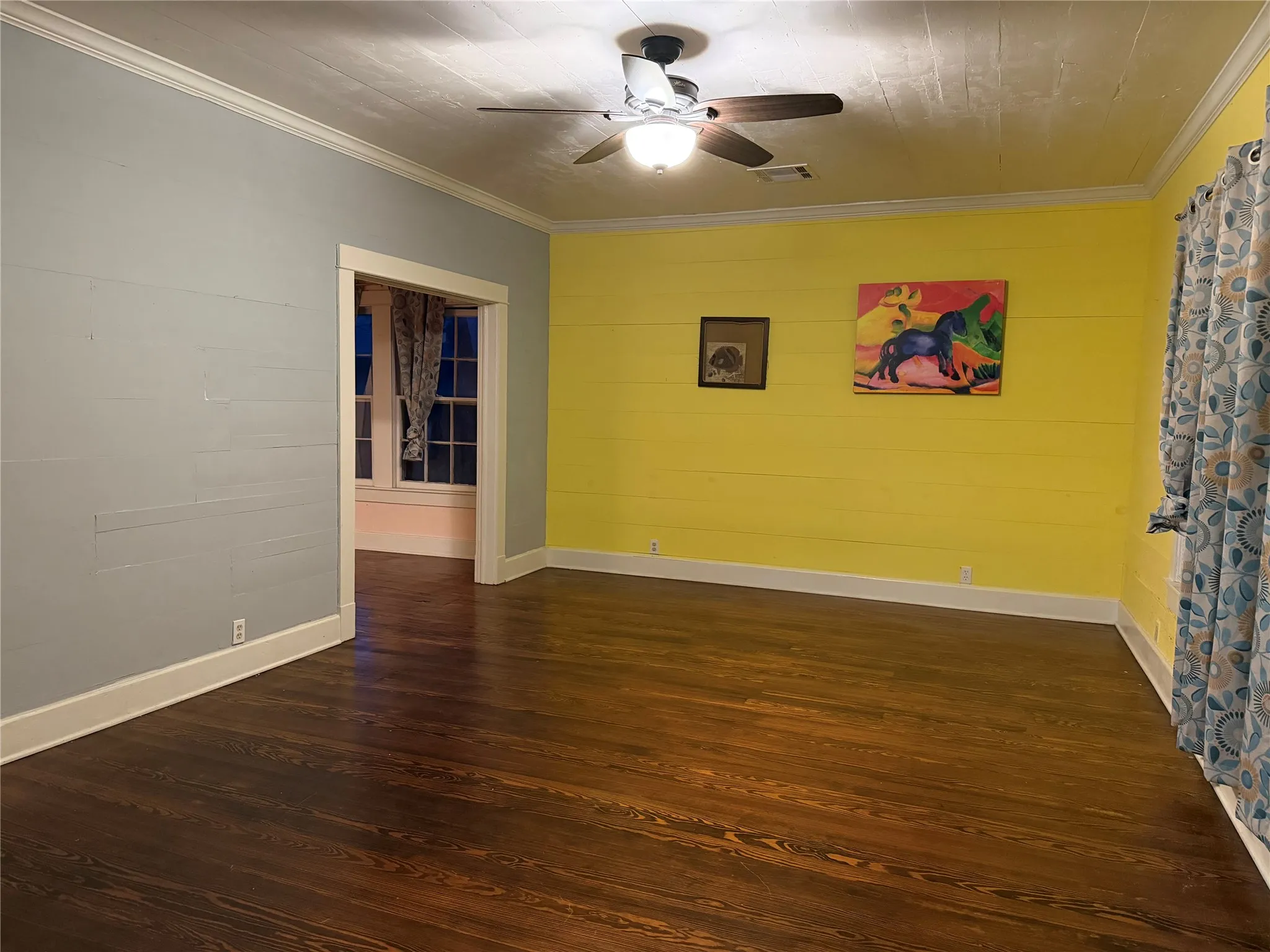 Single Family Residence For Sale in Falls County , 821 Ward Street, Marlin, Texas 76661, 2 Bedrooms, 1 Bathroom, Garage spaces, 1,407 Sqft, built in 1940, Price $174,999, mls#21258405, Real Estate Agent in Marlin, Homes For Sale in Falls county, Homes For Sale in Marlin, Realtor in Marlin Texas, Real Estate Brokerage Independent Realty Texas, Luminita Cordes Realtor