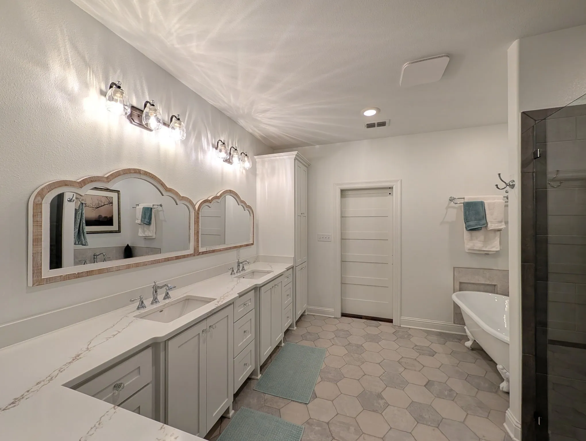 Single Family Residence For Sale in Cherokee County , 805 County Road 3802, Bullard, Texas 75757, 4 Bedroom, 4 Bathroom, 2 Garage spaces, 2,875 Sqft, built in 2022, mls#21254741, Real Estate Agent in Bullard, Homes For Sale in Cherokee county, Homes For Sale in Bullard, Realtor in Bullard Texas, Real Estate Brokerage Independent Realty Texas, Luminita Cordes Realtor
