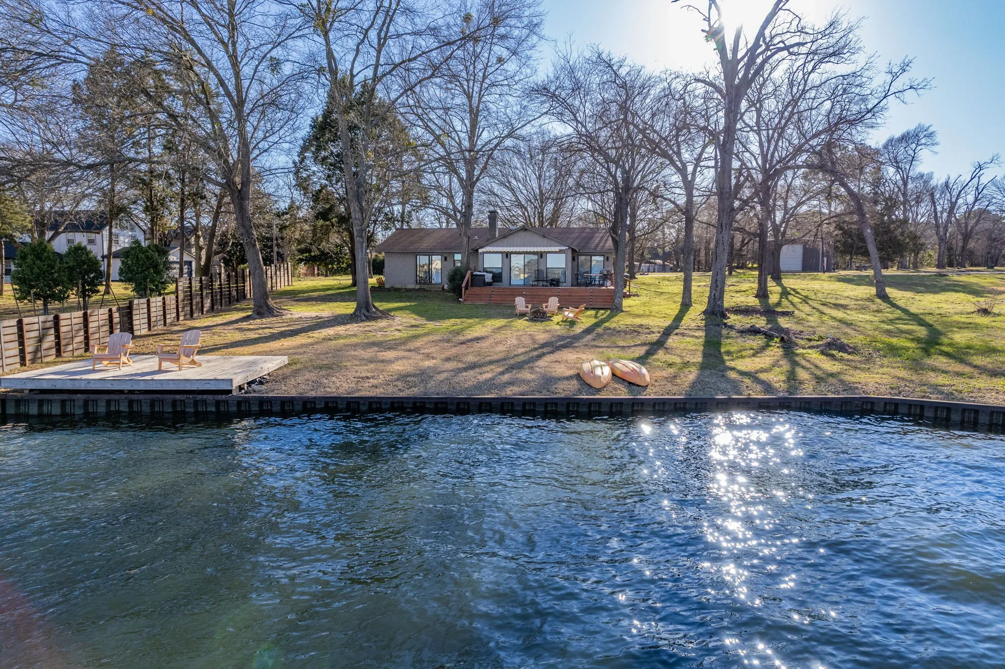 Single Family Residence For Sale in Henderson County , 312 Pebble Beach Drive, Trinidad, Texas 75163, 4 Bedroom, 2 Bathroom, Garage spaces, 1,978 Sqft, built in 1978, Preowned, mls#21258927, Real Estate Agent in Trinidad, Homes For Sale in Henderson county, Homes For Sale in Trinidad, Realtor in Trinidad Texas, Real Estate Brokerage Independent Realty Texas, Luminita Cordes Realtor