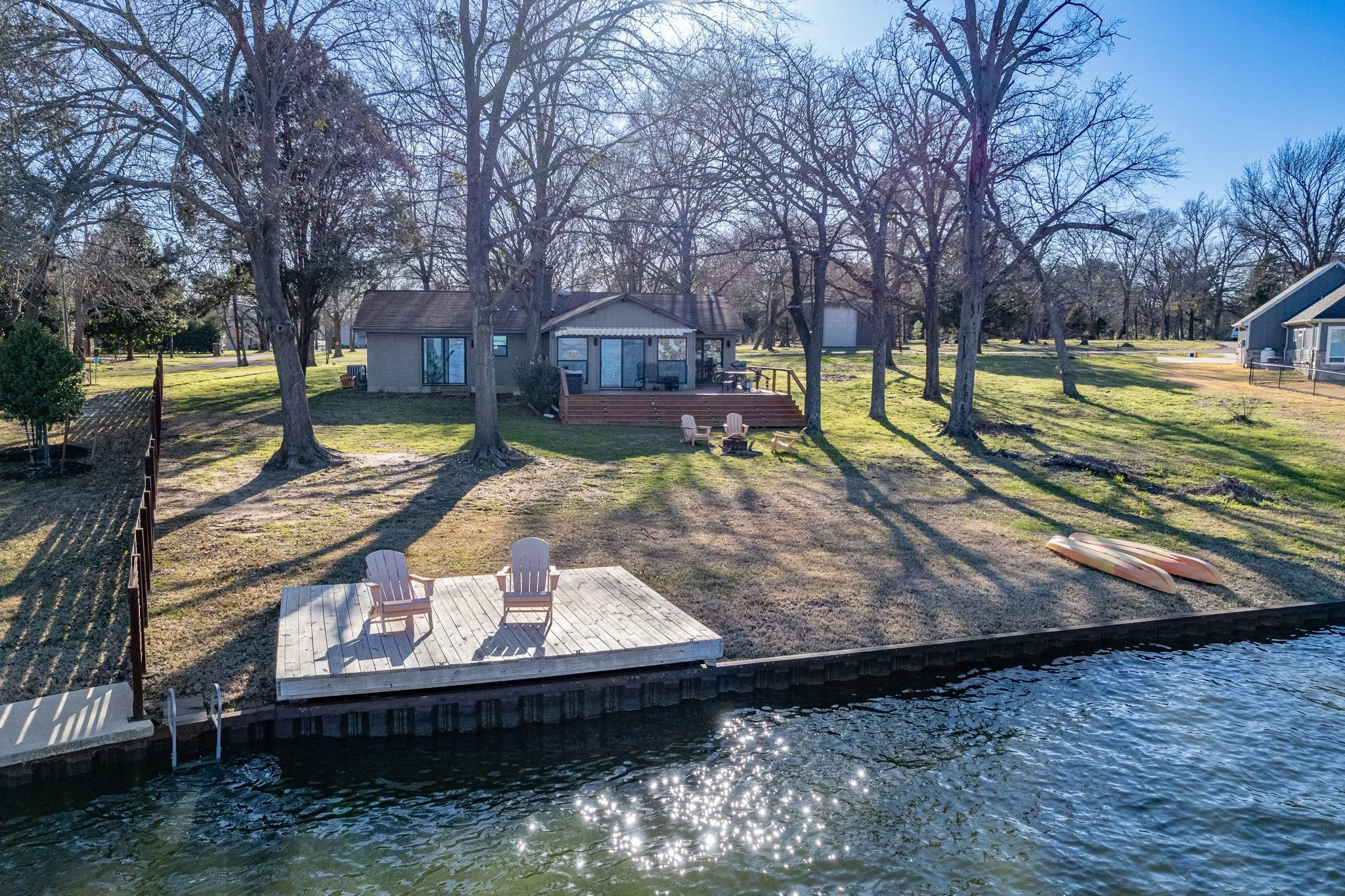 Single Family Residence For Sale in Henderson County , 312 Pebble Beach Drive, Trinidad, Texas 75163, 4 Bedroom, 2 Bathroom, Garage spaces, 1,978 Sqft, built in 1978, Preowned, mls#21258927, Real Estate Agent in Trinidad, Homes For Sale in Henderson county, Homes For Sale in Trinidad, Realtor in Trinidad Texas, Real Estate Brokerage Independent Realty Texas, Luminita Cordes Realtor