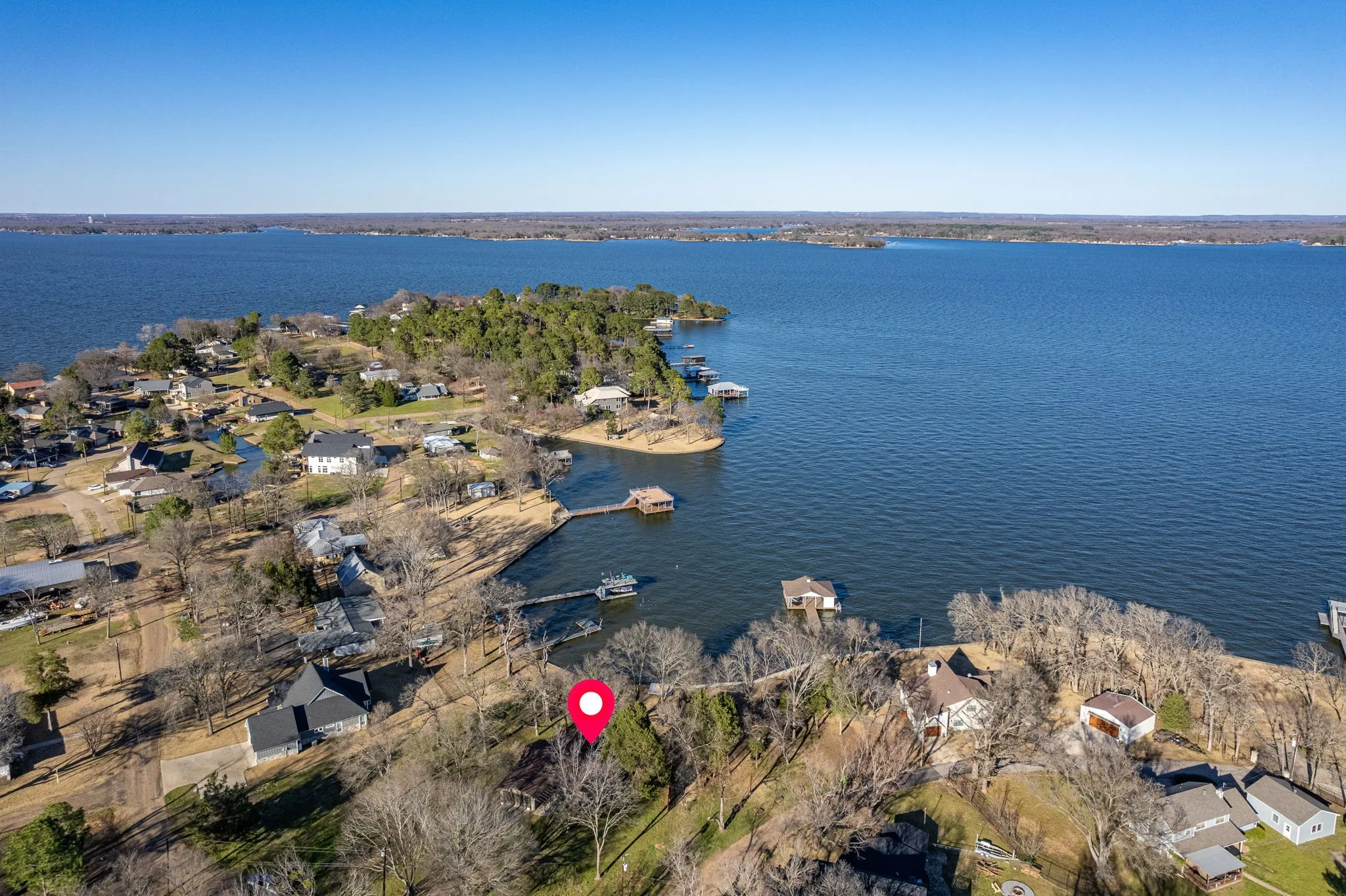 Single Family Residence For Sale in Henderson County , 312 Pebble Beach Drive, Trinidad, Texas 75163, 4 Bedroom, 2 Bathroom, Garage spaces, 1,978 Sqft, built in 1978, Preowned, mls#21258927, Real Estate Agent in Trinidad, Homes For Sale in Henderson county, Homes For Sale in Trinidad, Realtor in Trinidad Texas, Real Estate Brokerage Independent Realty Texas, Luminita Cordes Realtor