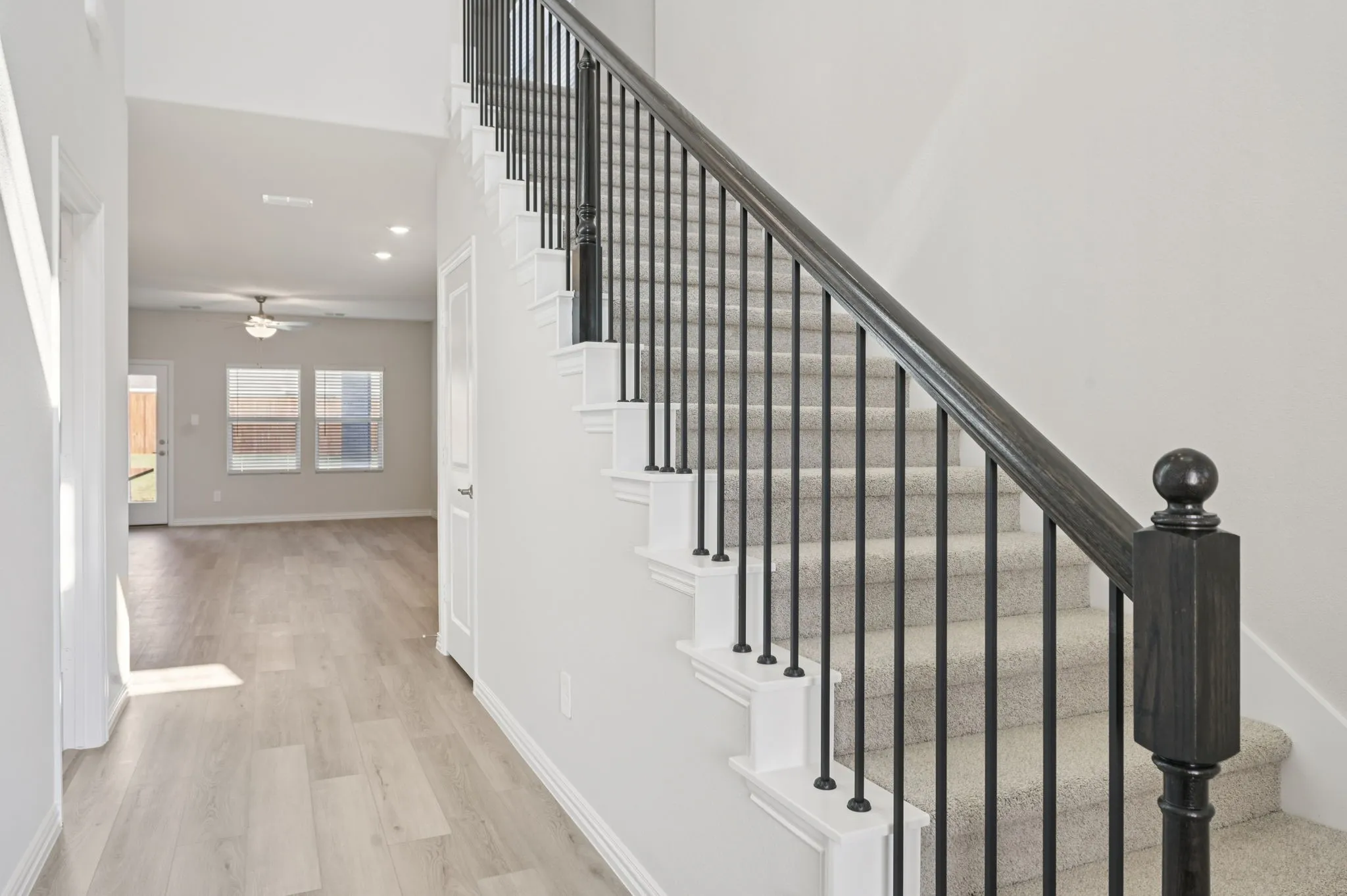  Photo is not of the actual home, but is an inspirational photo of builder’s model home and may depict options, furnishings, and/or decorator features that are not included.
