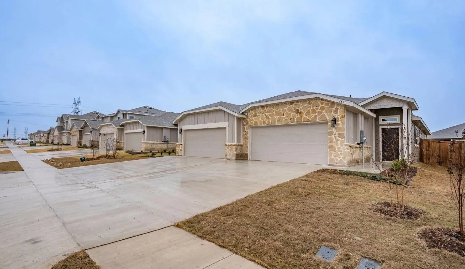 Duplex For Sale in Ellis County , 656-660 Wheatfield Drive, Venus, Texas 76084, 6 Bedroom, 4 Bathroom, 4 Garage spaces, 0 Sqft, built in 2023, Preowned, mls#21258952, Real Estate Agent in Venus, Homes For Sale in Ellis county, Homes For Sale in Venus, Realtor in Venus Texas, Real Estate Brokerage Independent Realty Texas, Luminita Cordes Realtor