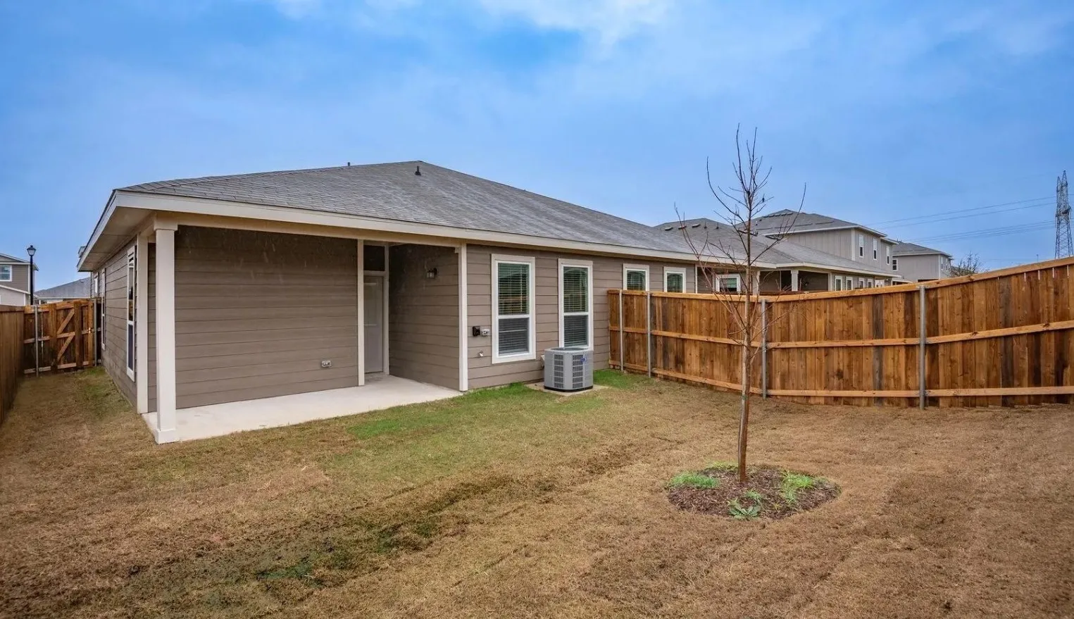 Duplex For Sale in Ellis County , 656-660 Wheatfield Drive, Venus, Texas 76084, 6 Bedroom, 4 Bathroom, 4 Garage spaces, 0 Sqft, built in 2023, Preowned, mls#21258952, Real Estate Agent in Venus, Homes For Sale in Ellis county, Homes For Sale in Venus, Realtor in Venus Texas, Real Estate Brokerage Independent Realty Texas, Luminita Cordes Realtor