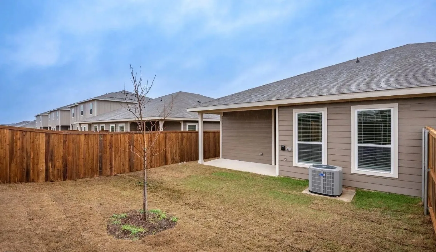 Duplex For Sale in Ellis County , 656-660 Wheatfield Drive, Venus, Texas 76084, 6 Bedroom, 4 Bathroom, 4 Garage spaces, 0 Sqft, built in 2023, Preowned, mls#21258952, Real Estate Agent in Venus, Homes For Sale in Ellis county, Homes For Sale in Venus, Realtor in Venus Texas, Real Estate Brokerage Independent Realty Texas, Luminita Cordes Realtor