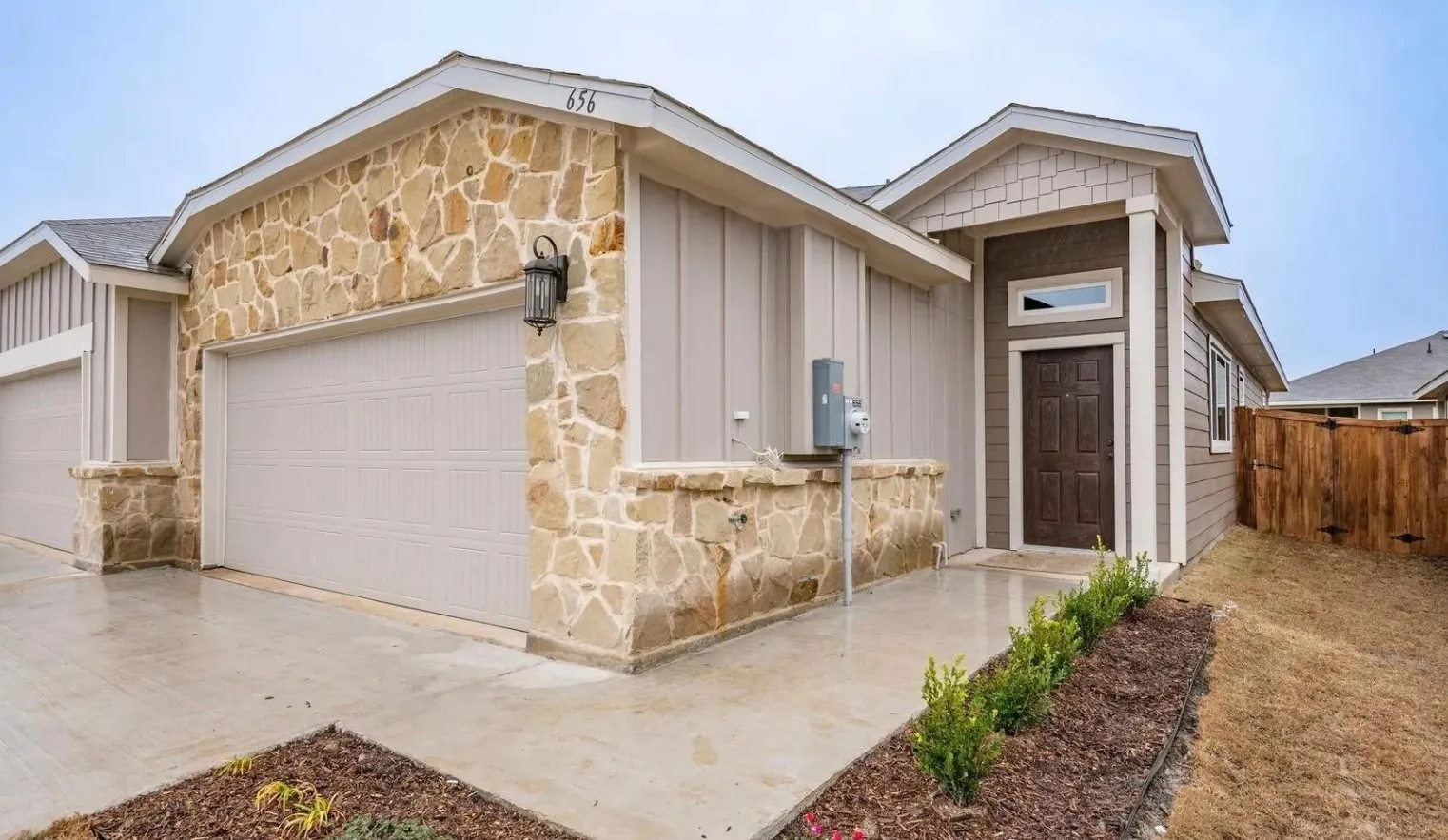 Duplex For Sale in Ellis County , 656-660 Wheatfield Drive, Venus, Texas 76084, 6 Bedroom, 4 Bathroom, 4 Garage spaces, 0 Sqft, built in 2023, Preowned, mls#21258952, Real Estate Agent in Venus, Homes For Sale in Ellis county, Homes For Sale in Venus, Realtor in Venus Texas, Real Estate Brokerage Independent Realty Texas, Luminita Cordes Realtor
