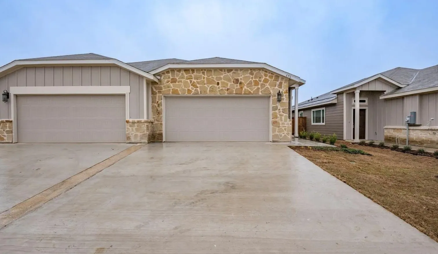 Duplex For Sale in Ellis County , 656-660 Wheatfield Drive, Venus, Texas 76084, 6 Bedroom, 4 Bathroom, 4 Garage spaces, 0 Sqft, built in 2023, Preowned, mls#21258952, Real Estate Agent in Venus, Homes For Sale in Ellis county, Homes For Sale in Venus, Realtor in Venus Texas, Real Estate Brokerage Independent Realty Texas, Luminita Cordes Realtor