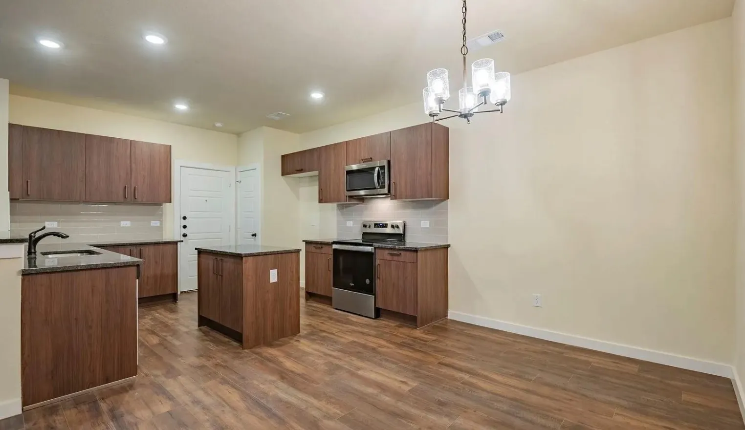 Duplex For Sale in Ellis County , 656-660 Wheatfield Drive, Venus, Texas 76084, 6 Bedroom, 4 Bathroom, 4 Garage spaces, 0 Sqft, built in 2023, Preowned, mls#21258952, Real Estate Agent in Venus, Homes For Sale in Ellis county, Homes For Sale in Venus, Realtor in Venus Texas, Real Estate Brokerage Independent Realty Texas, Luminita Cordes Realtor