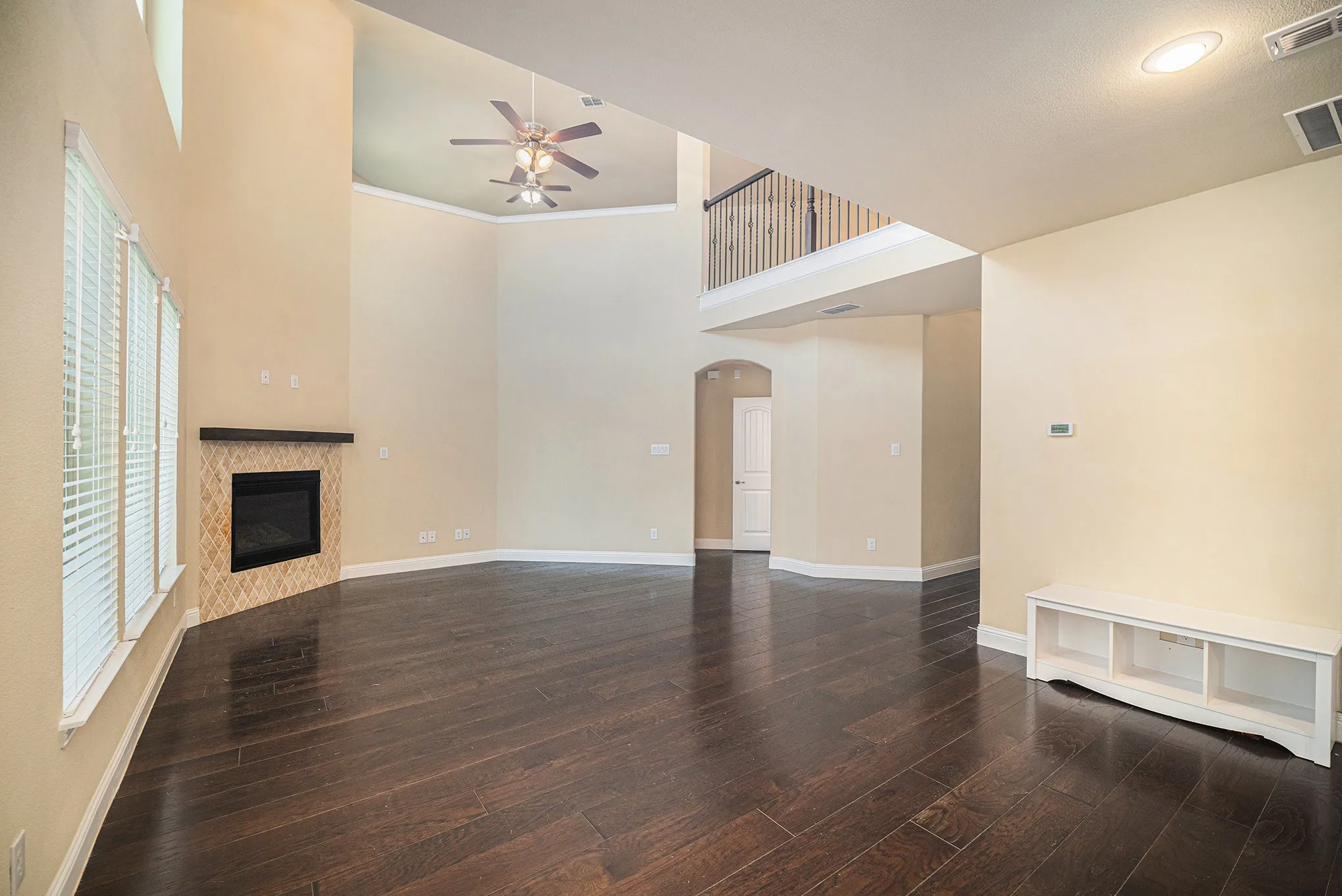 Townhouse For Sale in Tarrant County , 7104 Rose Quartz Court, Fort Worth, Texas 76132, 3 Bedroom, 3 Bathroom, 2 Garage spaces, 2,505 Sqft, built in 2016, Preowned, mls#21258852, Real Estate Agent in Fort Worth, Homes For Sale in Tarrant county, Homes For Sale in Fort Worth, Realtor in Fort Worth Texas, Real Estate Brokerage Independent Realty Texas, Luminita Cordes Realtor