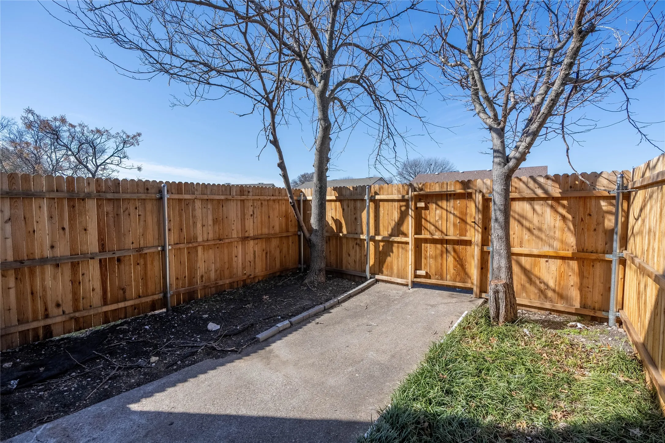 Quadruplex For Rent in Dallas County , 2813 Wimbledon Court D, Garland, Texas 75041, 2 Bedroom, 2 Bathroom, Garage spaces, 1,040 Sqft, built in 1984, Preowned, mls#21258985, Real Estate Agent in Garland, Homes For Rent in Dallas county, Homes For Rent in Garland, Realtor in Garland Texas, Real Estate Brokerage Independent Realty Texas, Luminita Cordes Realtor
