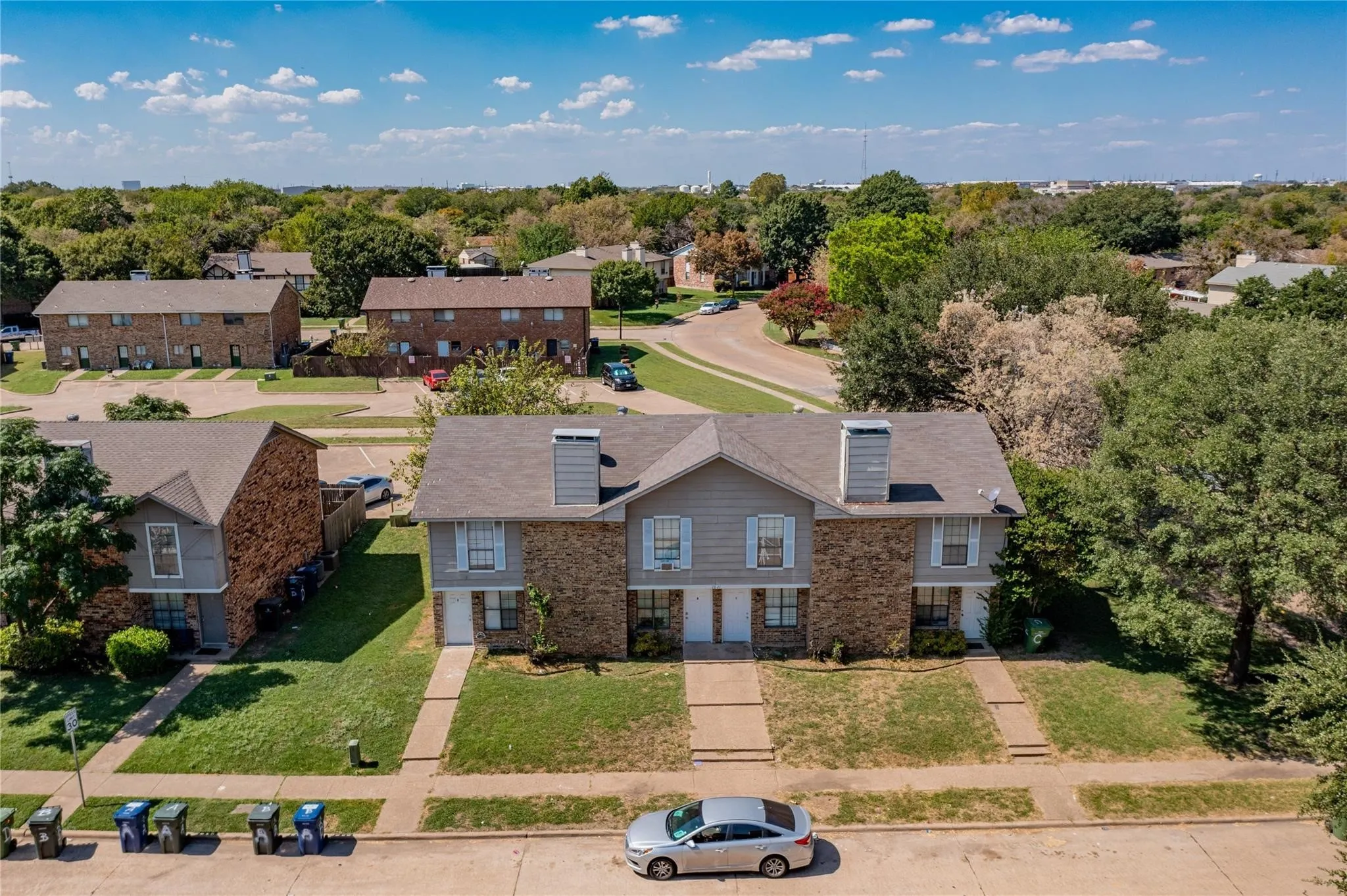 Quadruplex For Rent in Dallas County , 2813 Wimbledon Court D, Garland, Texas 75041, 2 Bedroom, 2 Bathroom, Garage spaces, 1,040 Sqft, built in 1984, Preowned, mls#21258985, Real Estate Agent in Garland, Homes For Rent in Dallas county, Homes For Rent in Garland, Realtor in Garland Texas, Real Estate Brokerage Independent Realty Texas, Luminita Cordes Realtor