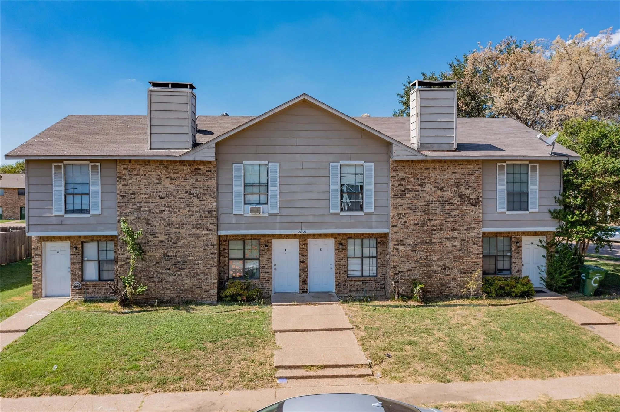 Quadruplex For Rent in Dallas County , 2813 Wimbledon Court D, Garland, Texas 75041, 2 Bedroom, 2 Bathroom, Garage spaces, 1,040 Sqft, built in 1984, Preowned, mls#21258985, Real Estate Agent in Garland, Homes For Rent in Dallas county, Homes For Rent in Garland, Realtor in Garland Texas, Real Estate Brokerage Independent Realty Texas, Luminita Cordes Realtor