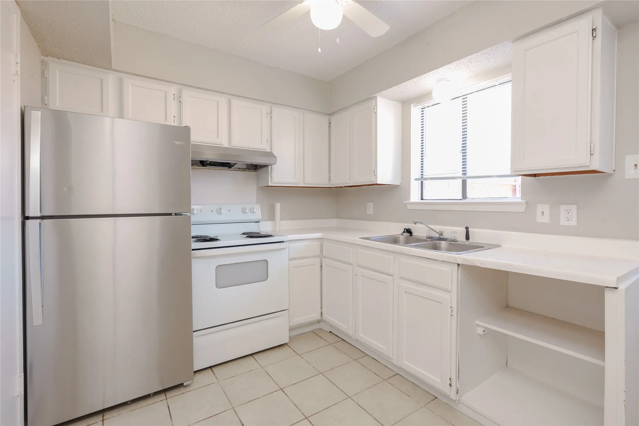 Quadruplex For Rent in Dallas County , 2813 Wimbledon Court D, Garland, Texas 75041, 2 Bedroom, 2 Bathroom, Garage spaces, 1,040 Sqft, built in 1984, Preowned, mls#21258985, Real Estate Agent in Garland, Homes For Rent in Dallas county, Homes For Rent in Garland, Realtor in Garland Texas, Real Estate Brokerage Independent Realty Texas, Luminita Cordes Realtor
