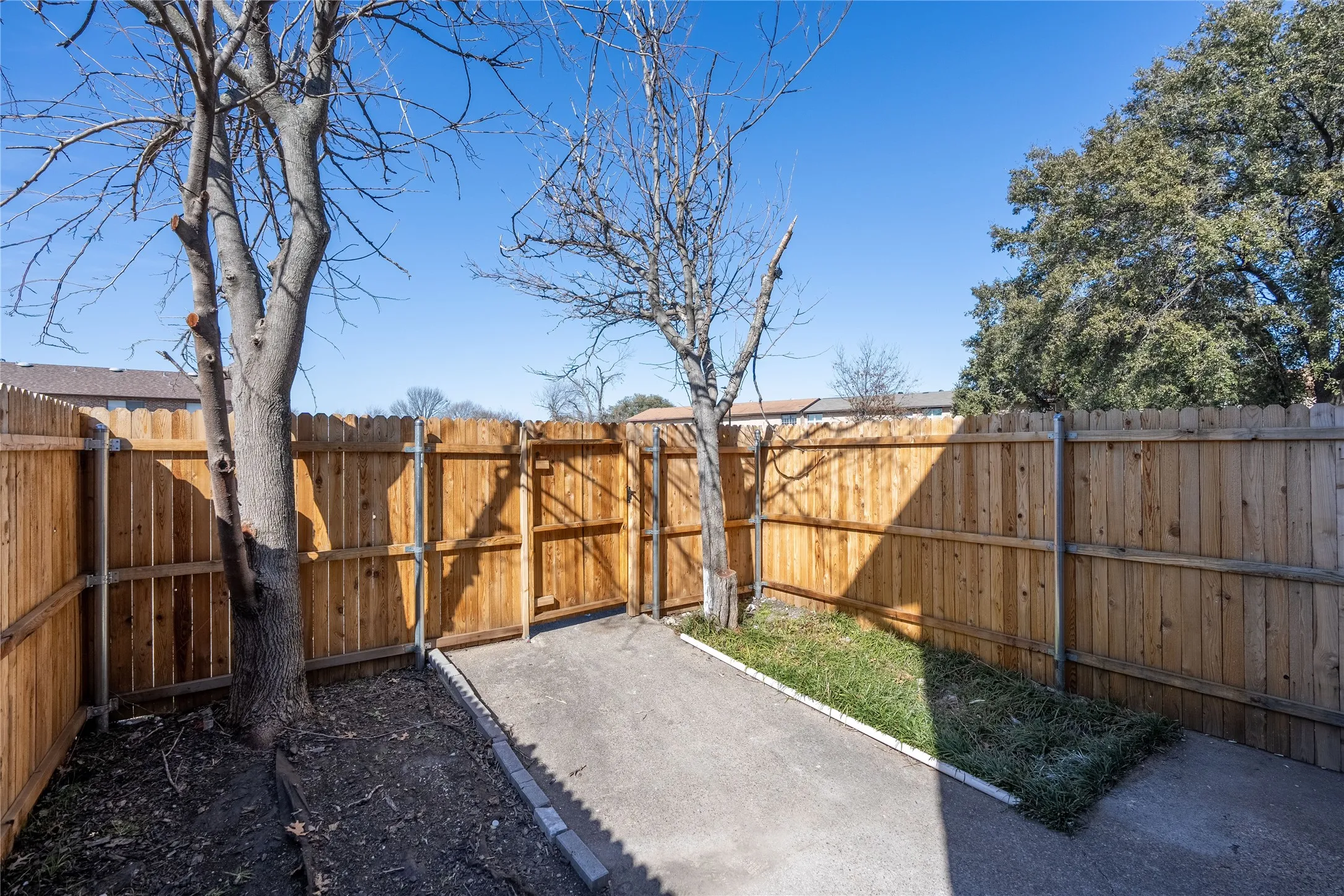 Quadruplex For Rent in Dallas County , 2813 Wimbledon Court D, Garland, Texas 75041, 2 Bedroom, 2 Bathroom, Garage spaces, 1,040 Sqft, built in 1984, Preowned, mls#21258985, Real Estate Agent in Garland, Homes For Rent in Dallas county, Homes For Rent in Garland, Realtor in Garland Texas, Real Estate Brokerage Independent Realty Texas, Luminita Cordes Realtor