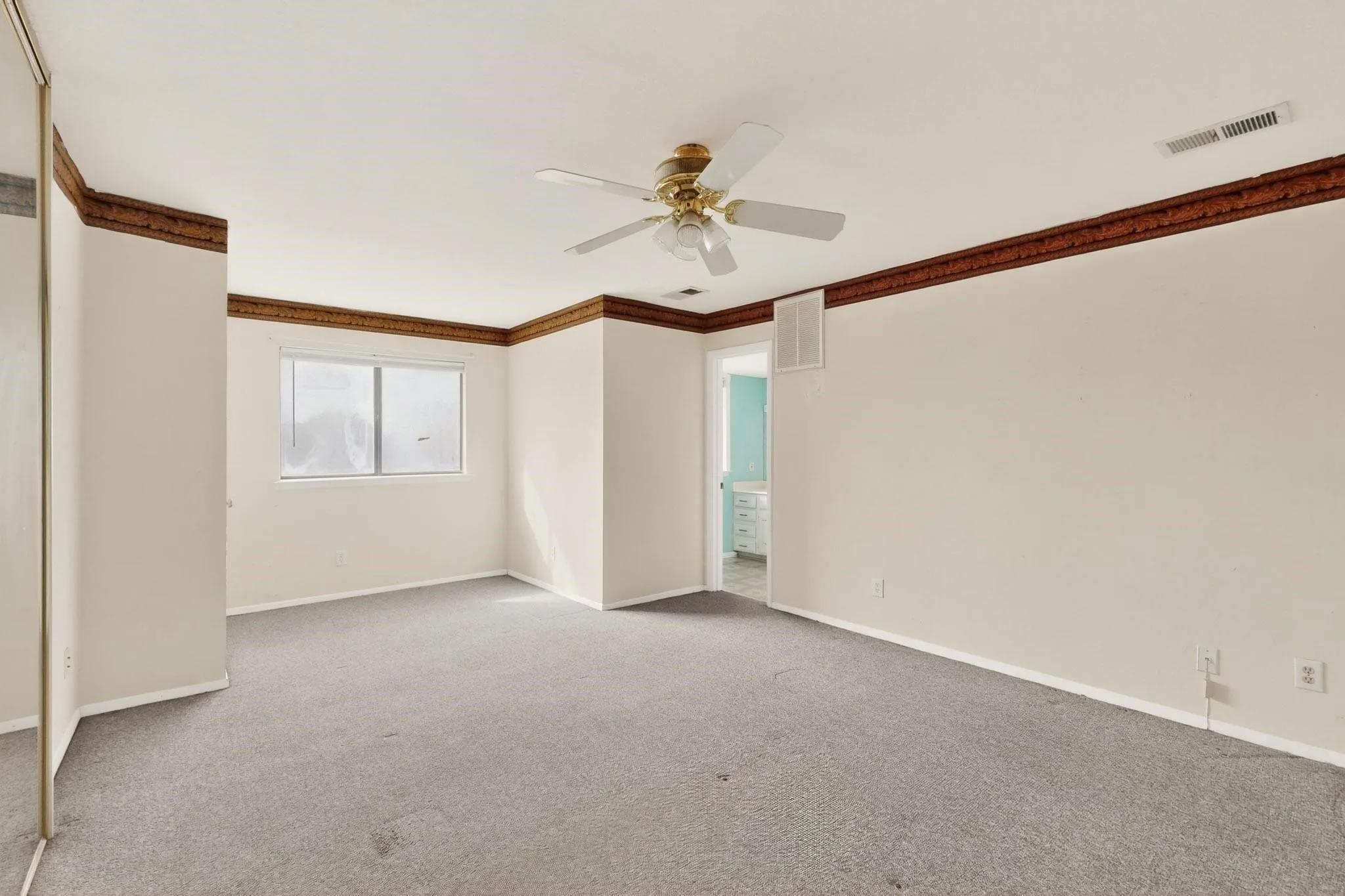 Condominium For Rent in Dallas County , 1025 Turtle Lake Boulevard 111, Irving, Texas 75060, 2 Bedrooms, 2 Bathrooms, Garage spaces, 1,175 Sqft, built in 1982, Price $1,700, mls#21258988, Real Estate Agent in Irving, Homes For Rent in Dallas county, Homes For Rent in Irving, Realtor in Irving Texas, Real Estate Brokerage Independent Realty Texas, Luminita Cordes Realtor