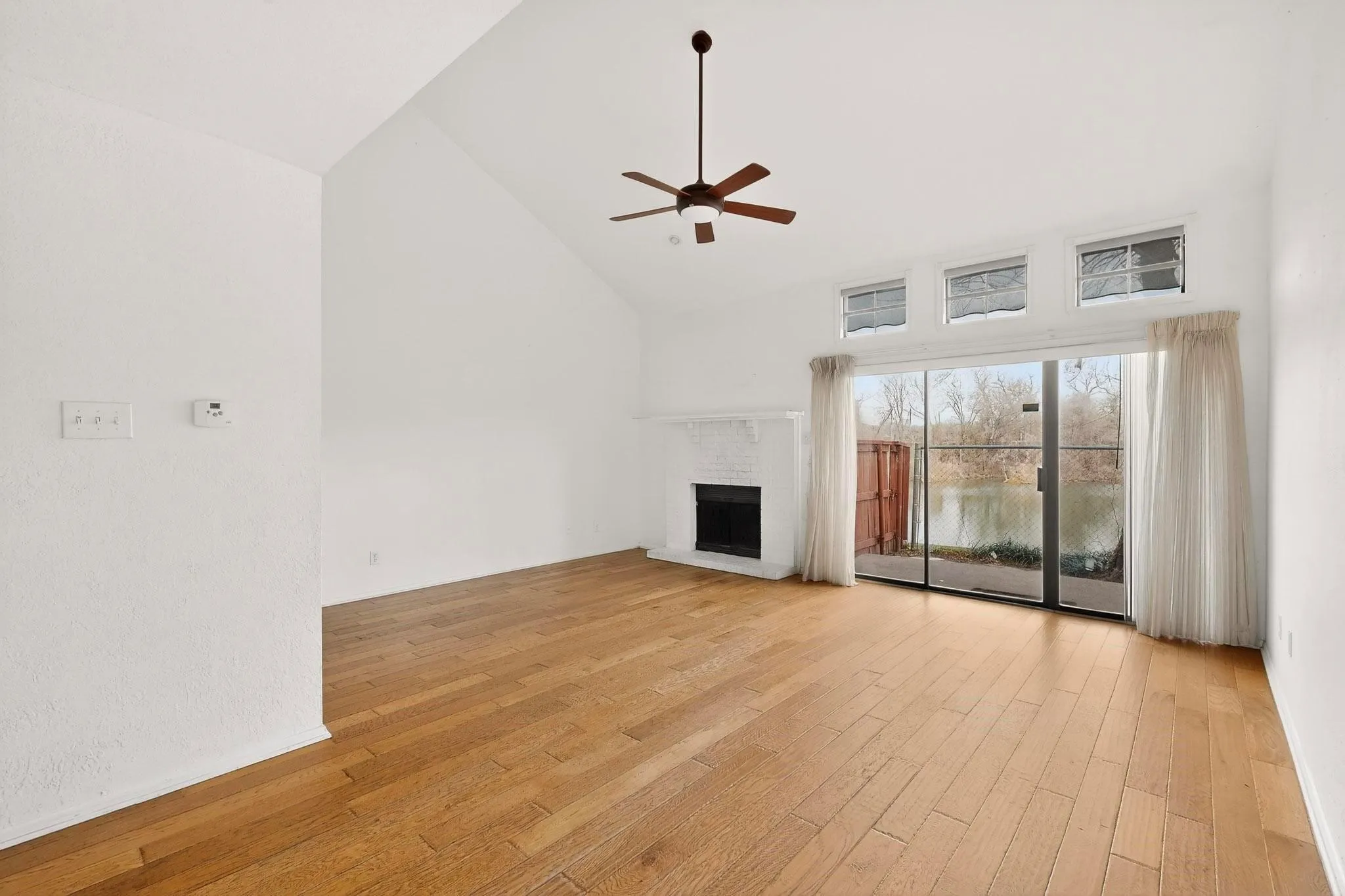 Condominium For Rent in Dallas County , 1025 Turtle Lake Boulevard 111, Irving, Texas 75060, 2 Bedrooms, 2 Bathrooms, Garage spaces, 1,175 Sqft, built in 1982, Price $1,700, mls#21258988, Real Estate Agent in Irving, Homes For Rent in Dallas county, Homes For Rent in Irving, Realtor in Irving Texas, Real Estate Brokerage Independent Realty Texas, Luminita Cordes Realtor