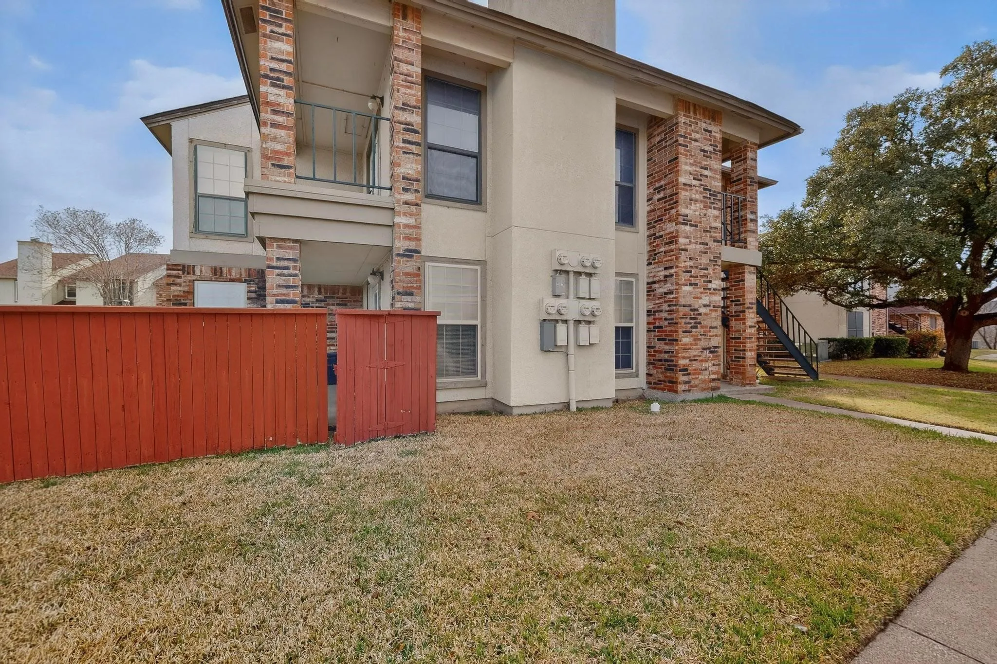 Condominium For Rent in Dallas County , 1025 Turtle Lake Boulevard 111, Irving, Texas 75060, 2 Bedrooms, 2 Bathrooms, Garage spaces, 1,175 Sqft, built in 1982, Price $1,700, mls#21258988, Real Estate Agent in Irving, Homes For Rent in Dallas county, Homes For Rent in Irving, Realtor in Irving Texas, Real Estate Brokerage Independent Realty Texas, Luminita Cordes Realtor