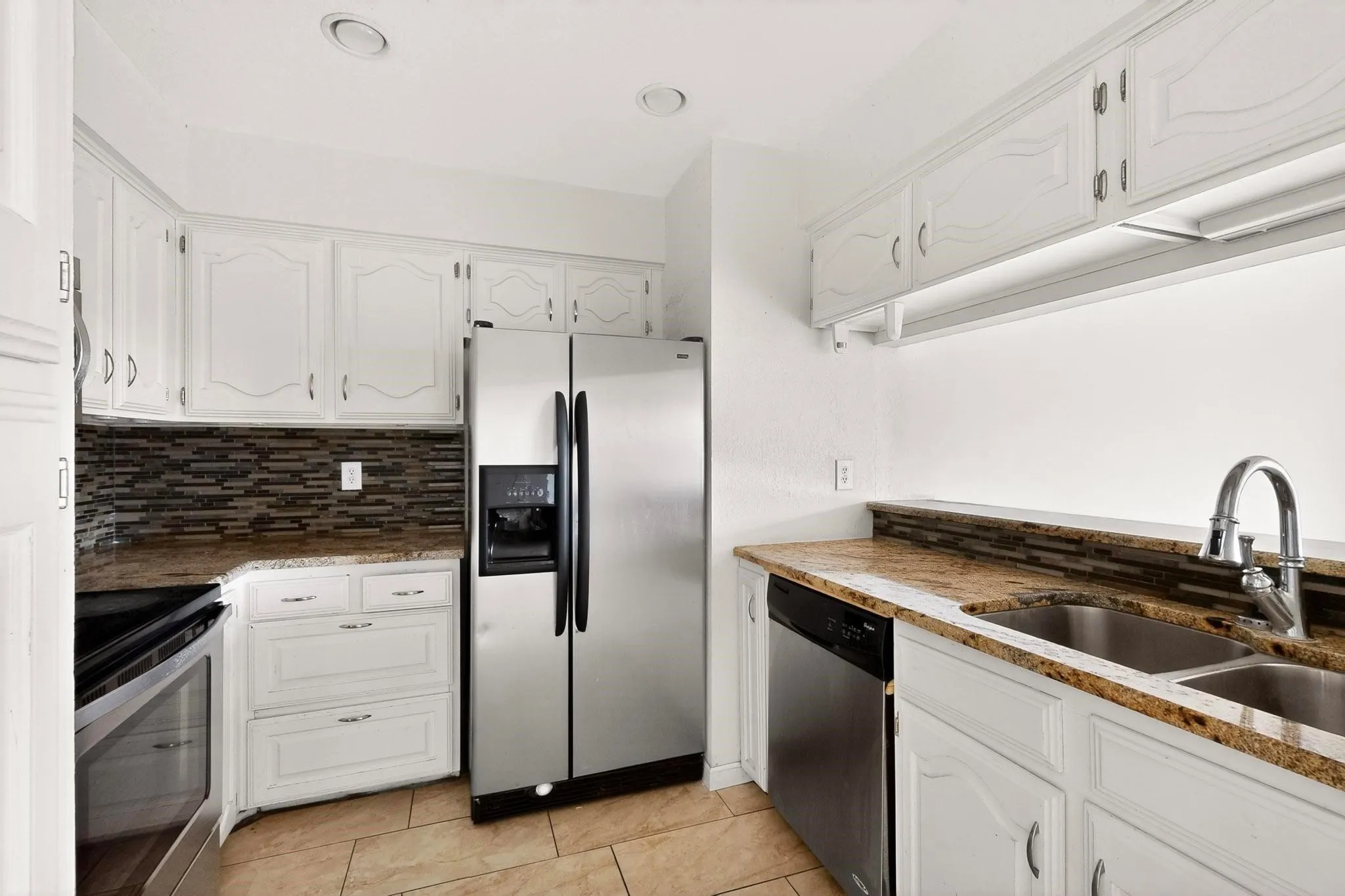 Condominium For Rent in Dallas County , 1025 Turtle Lake Boulevard 111, Irving, Texas 75060, 2 Bedrooms, 2 Bathrooms, Garage spaces, 1,175 Sqft, built in 1982, Price $1,700, mls#21258988, Real Estate Agent in Irving, Homes For Rent in Dallas county, Homes For Rent in Irving, Realtor in Irving Texas, Real Estate Brokerage Independent Realty Texas, Luminita Cordes Realtor