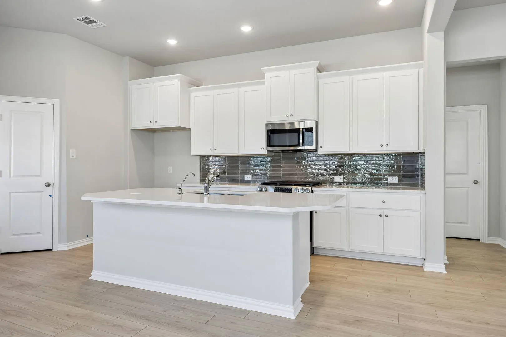 8-3937Lakefield_008