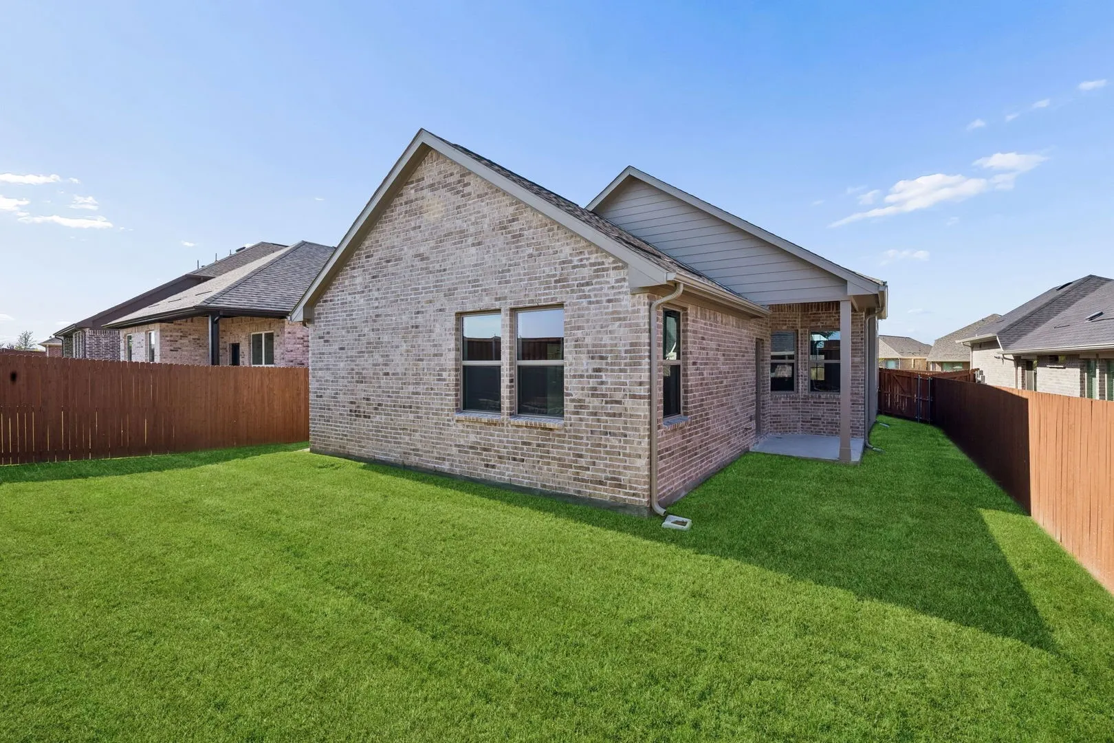26-3937Lakefield_026