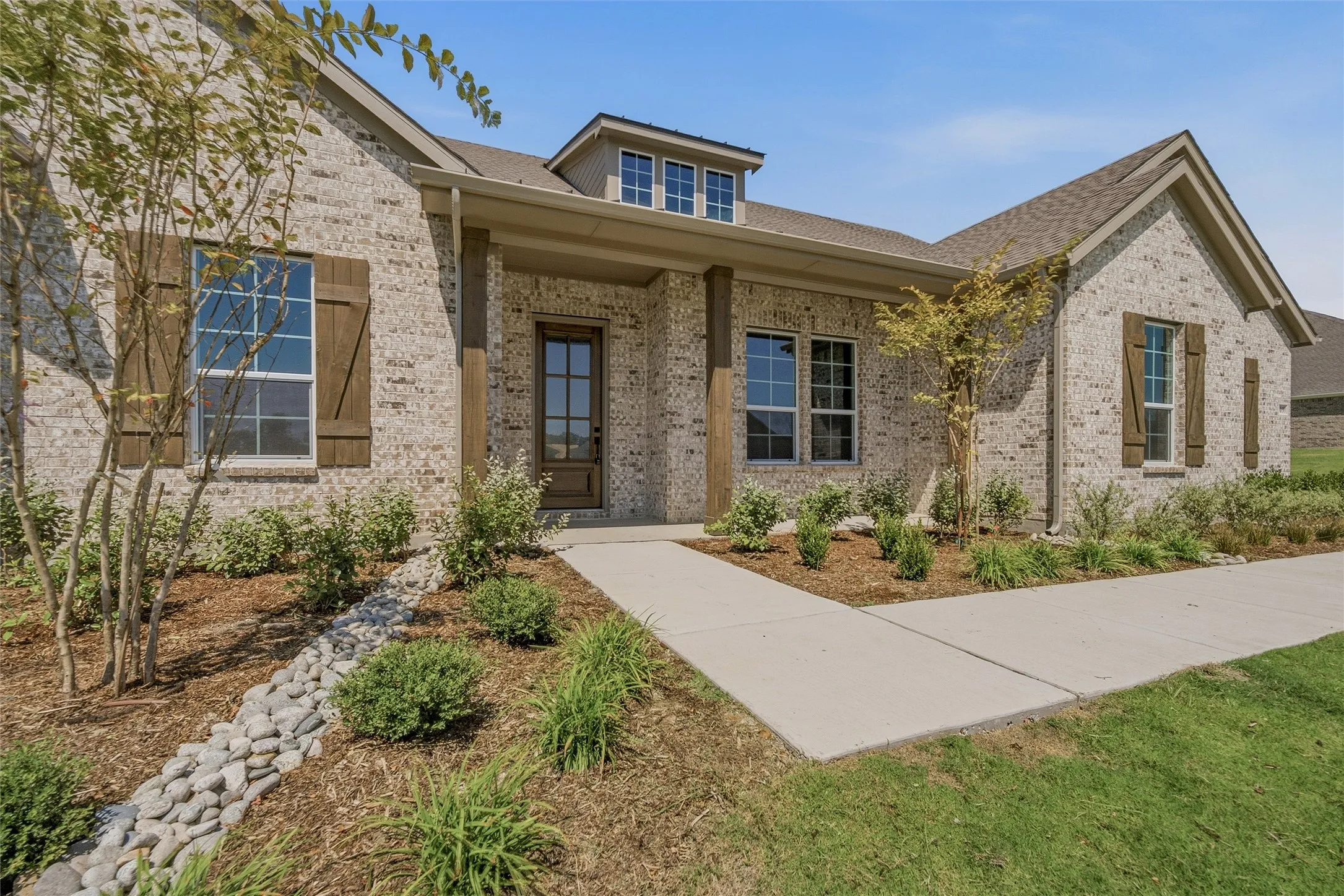 Single Family Residence For Sale in Grayson County , 709 Water Side Drive, Van Alstyne, Texas 75495, 4 Bedroom, 3 Bathroom, 3 Garage spaces, 2,857 Sqft, built in 2026, New Construction - Incomplete, mls#21259011, Real Estate Agent in Van Alstyne, Homes For Sale in Grayson county, Homes For Sale in Van Alstyne, Realtor in Van Alstyne Texas, Real Estate Brokerage Independent Realty Texas, Luminita Cordes Realtor