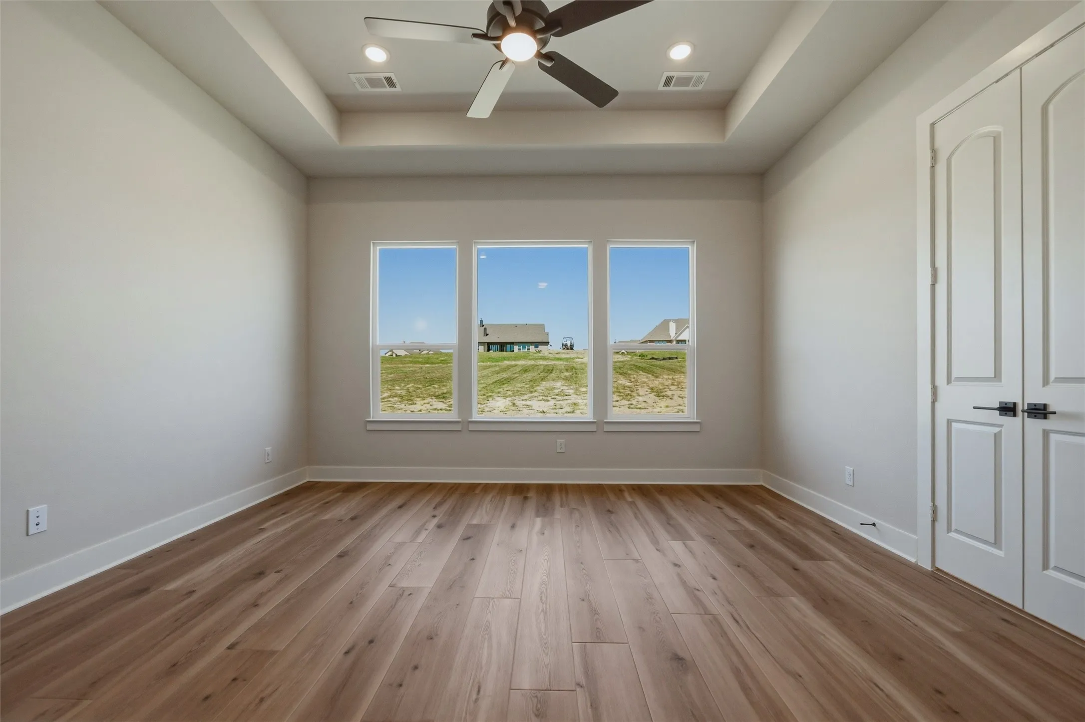 Single Family Residence For Sale in Grayson County , 709 Water Side Drive, Van Alstyne, Texas 75495, 4 Bedroom, 3 Bathroom, 3 Garage spaces, 2,857 Sqft, built in 2026, New Construction - Incomplete, mls#21259011, Real Estate Agent in Van Alstyne, Homes For Sale in Grayson county, Homes For Sale in Van Alstyne, Realtor in Van Alstyne Texas, Real Estate Brokerage Independent Realty Texas, Luminita Cordes Realtor