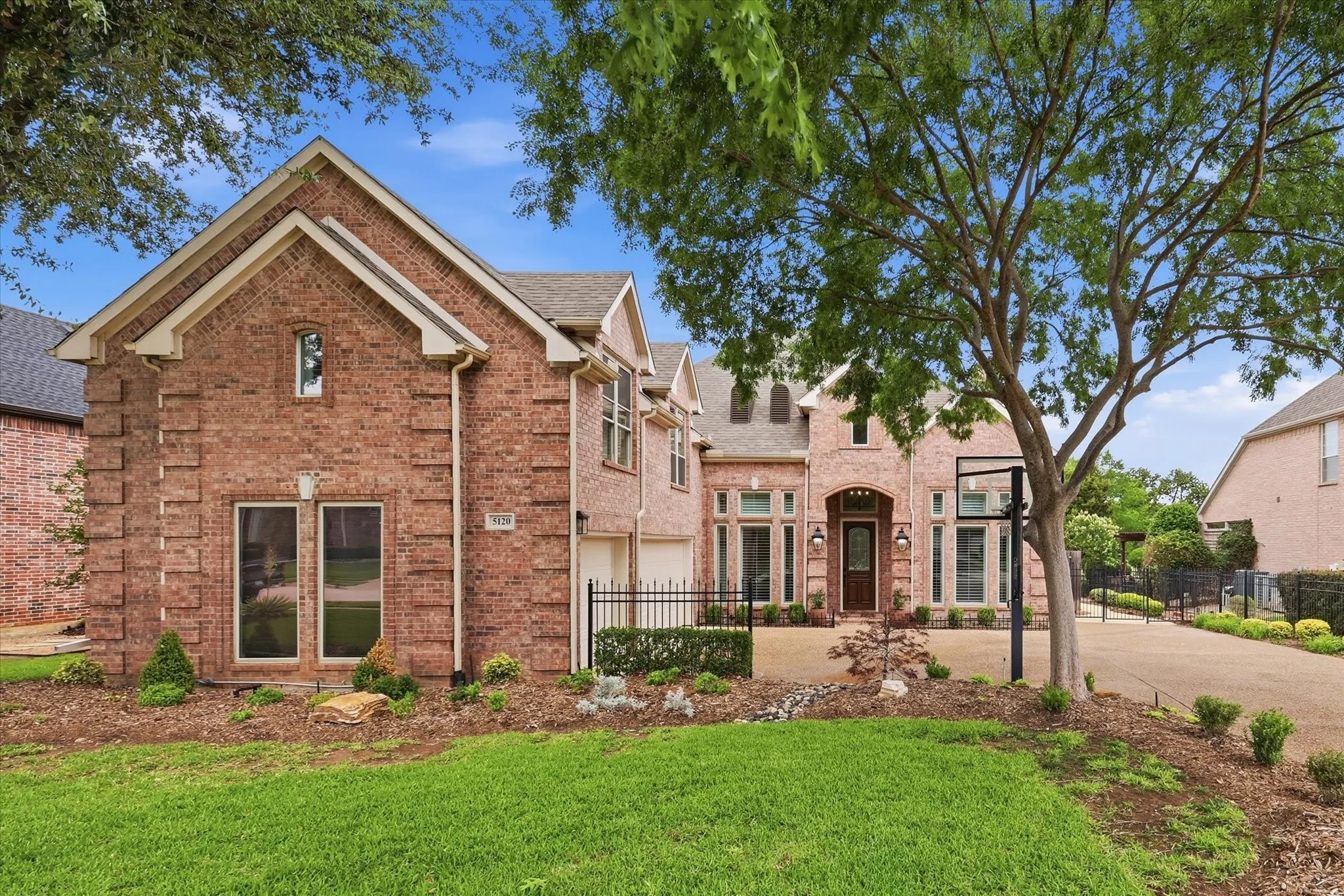 Single Family Residence For Sale in Denton County , 5120 Remington Park Drive, Flower Mound, Texas 75028, 4 Bedroom, 4 Bathroom, 3 Garage spaces, 3,295 Sqft, built in 1999, Preowned, mls#21255024, Real Estate Agent in Flower Mound, Homes For Sale in Denton county, Homes For Sale in Flower Mound, Realtor in Flower Mound Texas, Real Estate Brokerage Independent Realty Texas, Luminita Cordes Realtor