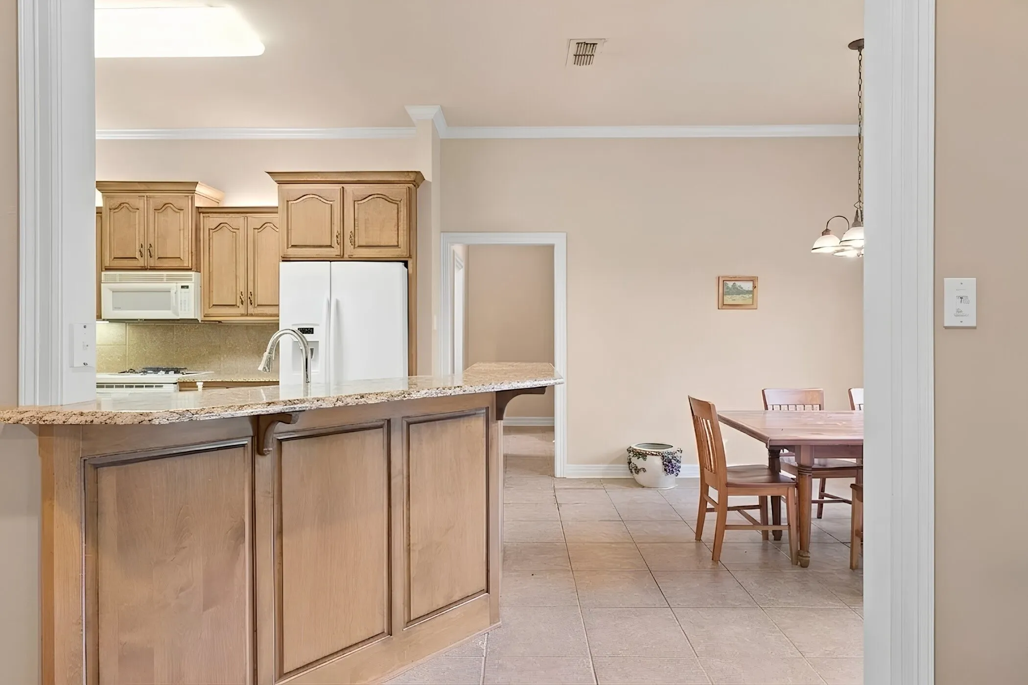 Single Family Residence For Sale in Smith County , 14297 Ash Lane, Tyler, Texas 75703, 4 Bedroom, 3 Bathroom, 2 Garage spaces, 2,767 Sqft, built in 2006, mls#21259040, Real Estate Agent in Tyler, Homes For Sale in Smith county, Homes For Sale in Tyler, Realtor in Tyler Texas, Real Estate Brokerage Independent Realty Texas, Luminita Cordes Realtor