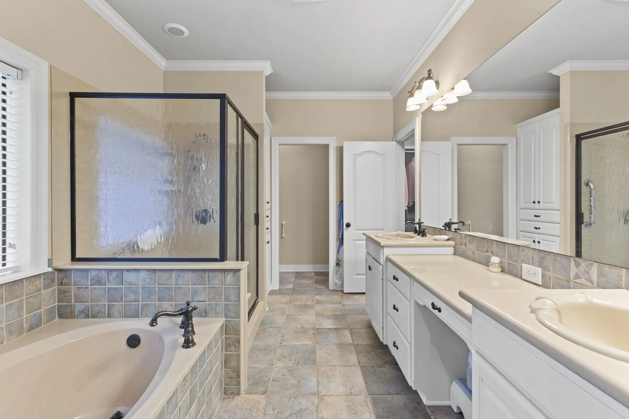 Single Family Residence For Sale in Smith County , 14297 Ash Lane, Tyler, Texas 75703, 4 Bedroom, 3 Bathroom, 2 Garage spaces, 2,767 Sqft, built in 2006, mls#21259040, Real Estate Agent in Tyler, Homes For Sale in Smith county, Homes For Sale in Tyler, Realtor in Tyler Texas, Real Estate Brokerage Independent Realty Texas, Luminita Cordes Realtor