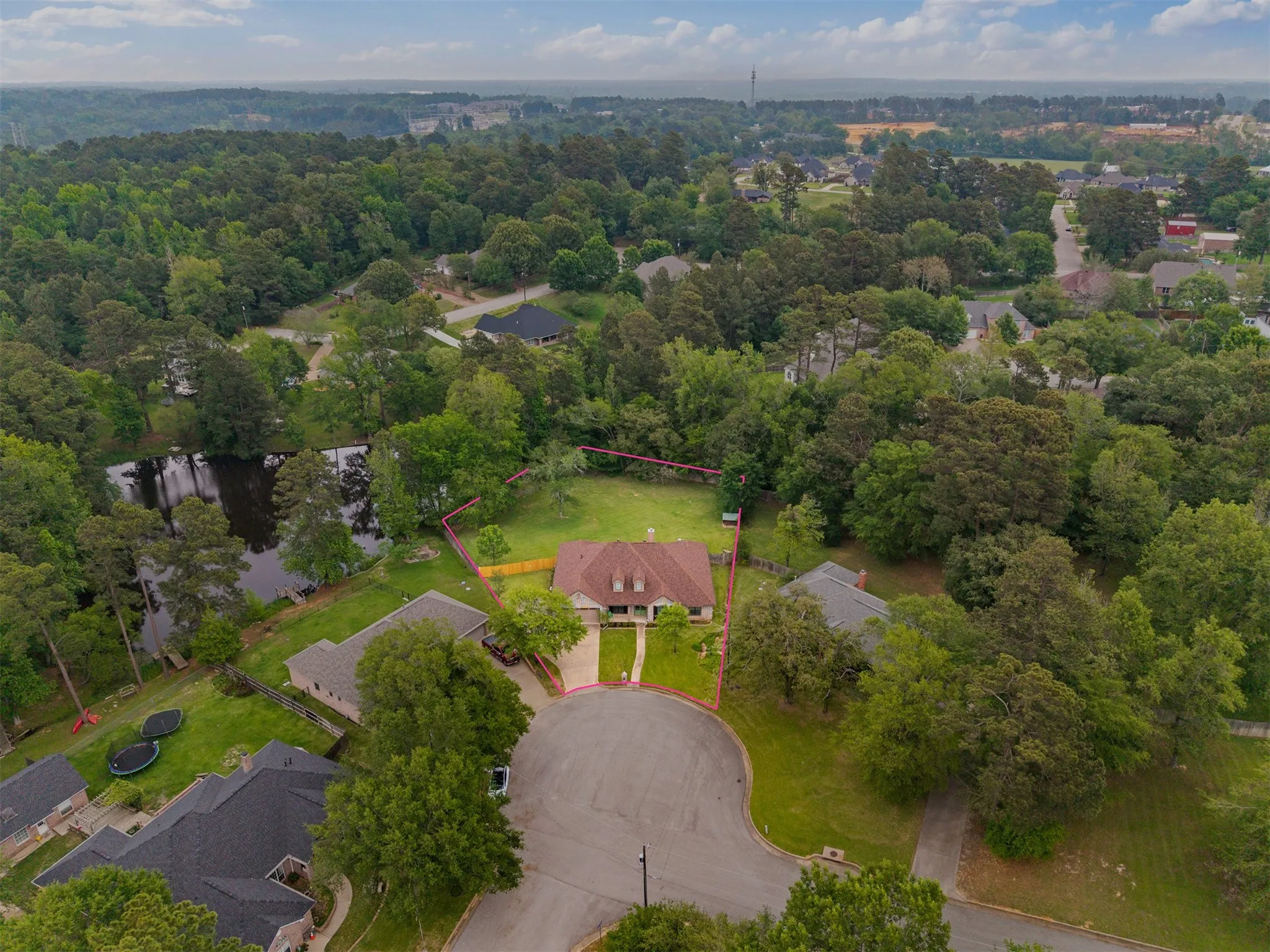 Single Family Residence For Sale in Smith County , 14297 Ash Lane, Tyler, Texas 75703, 4 Bedroom, 3 Bathroom, 2 Garage spaces, 2,767 Sqft, built in 2006, mls#21259040, Real Estate Agent in Tyler, Homes For Sale in Smith county, Homes For Sale in Tyler, Realtor in Tyler Texas, Real Estate Brokerage Independent Realty Texas, Luminita Cordes Realtor
