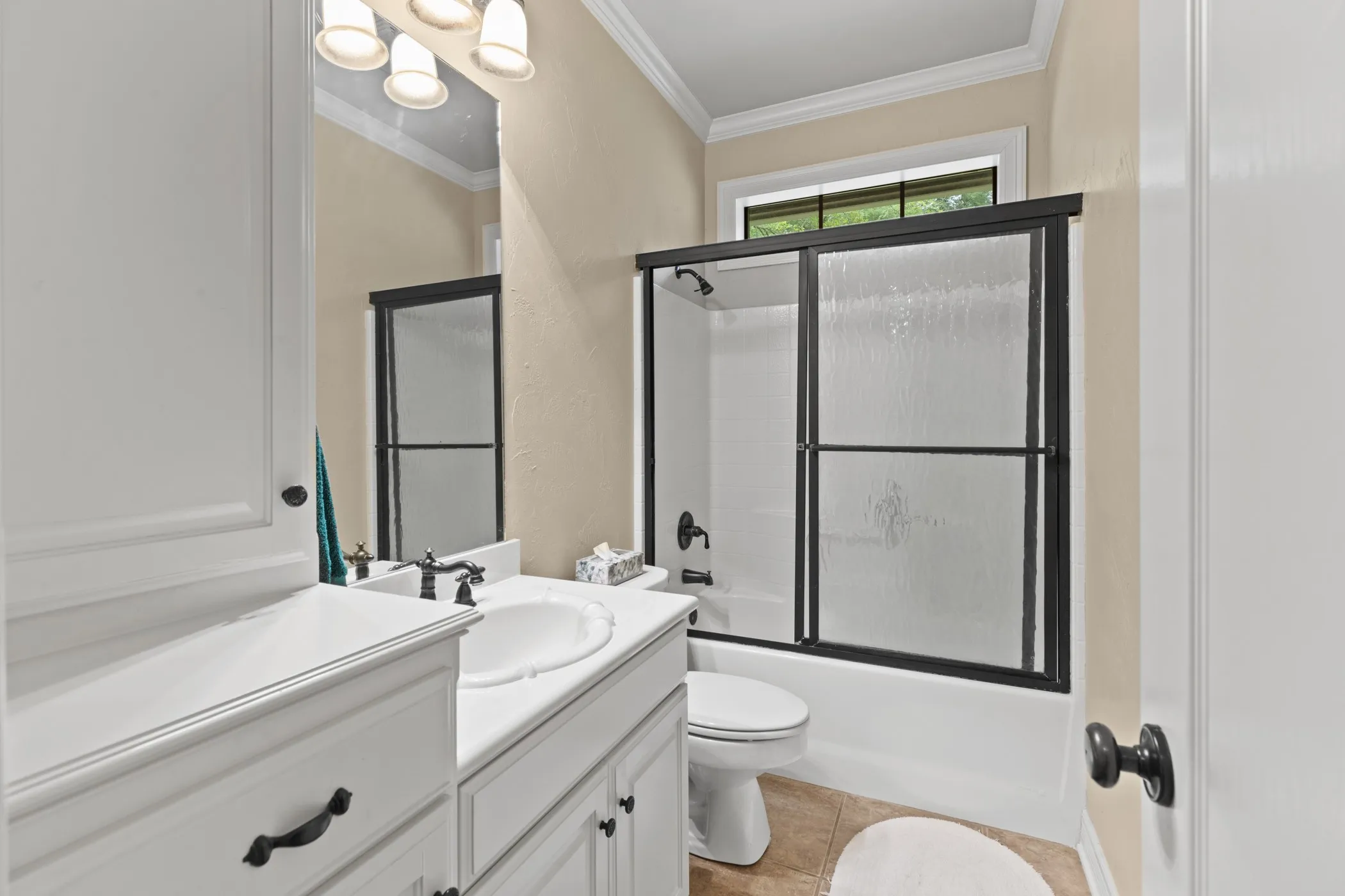 Single Family Residence For Sale in Smith County , 14297 Ash Lane, Tyler, Texas 75703, 4 Bedroom, 3 Bathroom, 2 Garage spaces, 2,767 Sqft, built in 2006, mls#21259040, Real Estate Agent in Tyler, Homes For Sale in Smith county, Homes For Sale in Tyler, Realtor in Tyler Texas, Real Estate Brokerage Independent Realty Texas, Luminita Cordes Realtor