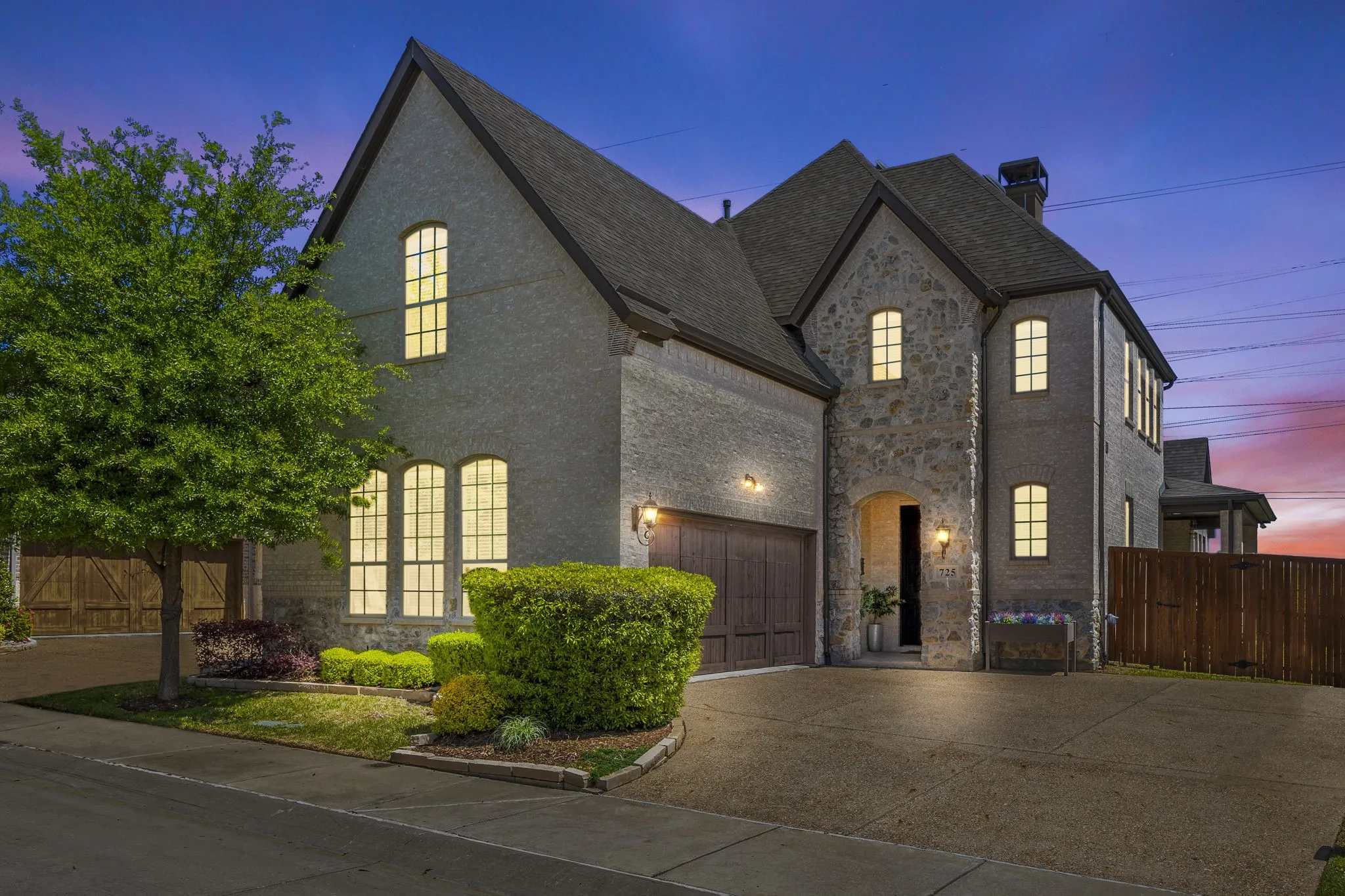 Single Family Residence For Sale in Denton County , 725 Royal Minister Boulevard, Lewisville, Texas 75056, 3 Bedroom, 3 Bathroom, 2 Garage spaces, 3,246 Sqft, built in 2017, Preowned, mls#21223096, Real Estate Agent in Lewisville, Homes For Sale in Denton county, Homes For Sale in Lewisville, Realtor in Lewisville Texas, Real Estate Brokerage Independent Realty Texas, Luminita Cordes Realtor