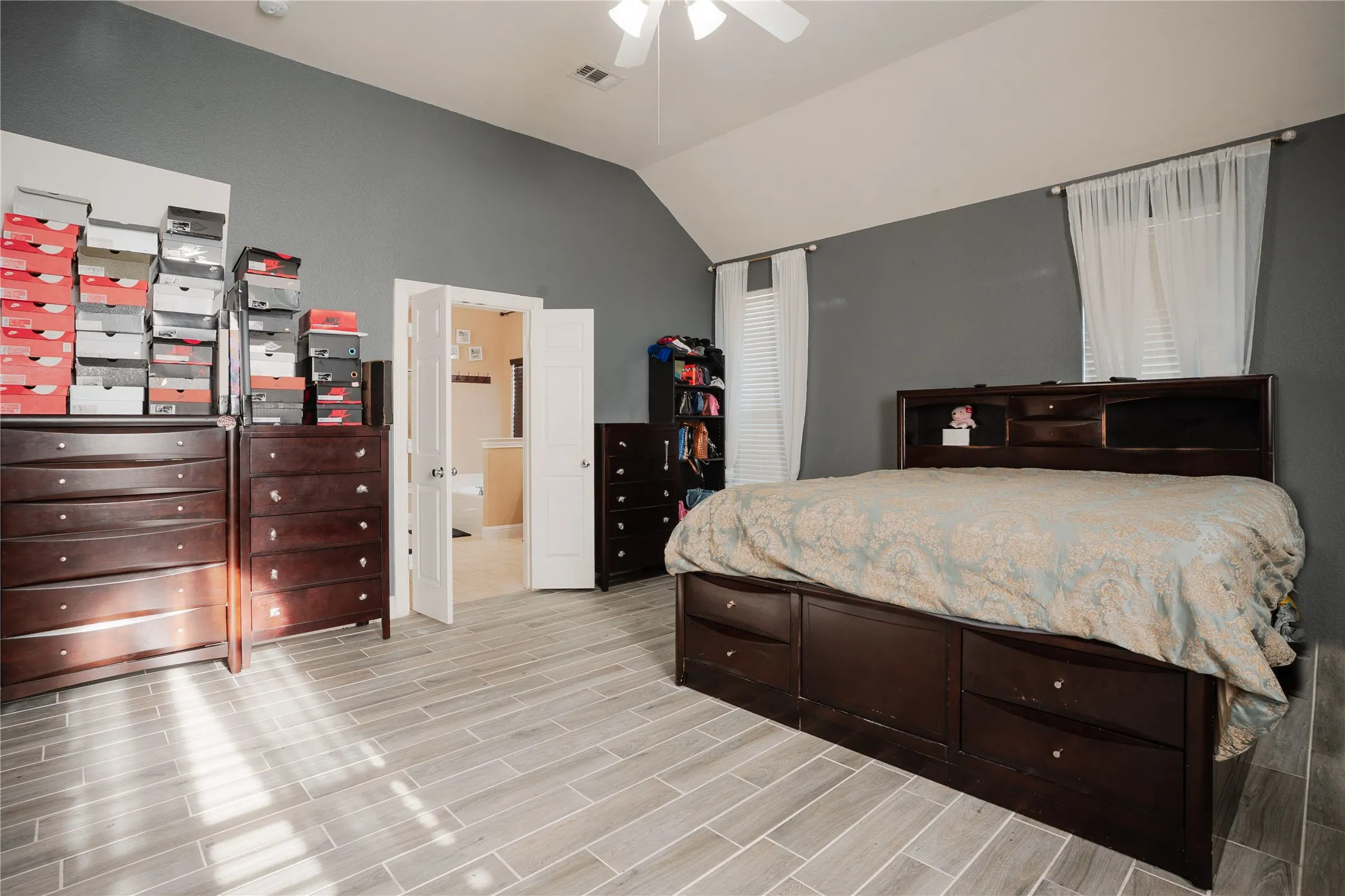 Single Family Residence For Sale in Dallas County , 1444 Mercury Lane, Lancaster, Texas 75134, 4 Bedrooms, 4 Bathrooms, 2 Garage spaces, 3,620 Sqft, built in 2008, Price $435,000, mls#21259137, Real Estate Agent in Lancaster, Homes For Sale in Dallas county, Homes For Sale in Lancaster, Realtor in Lancaster Texas, Real Estate Brokerage Independent Realty Texas, Luminita Cordes Realtor
