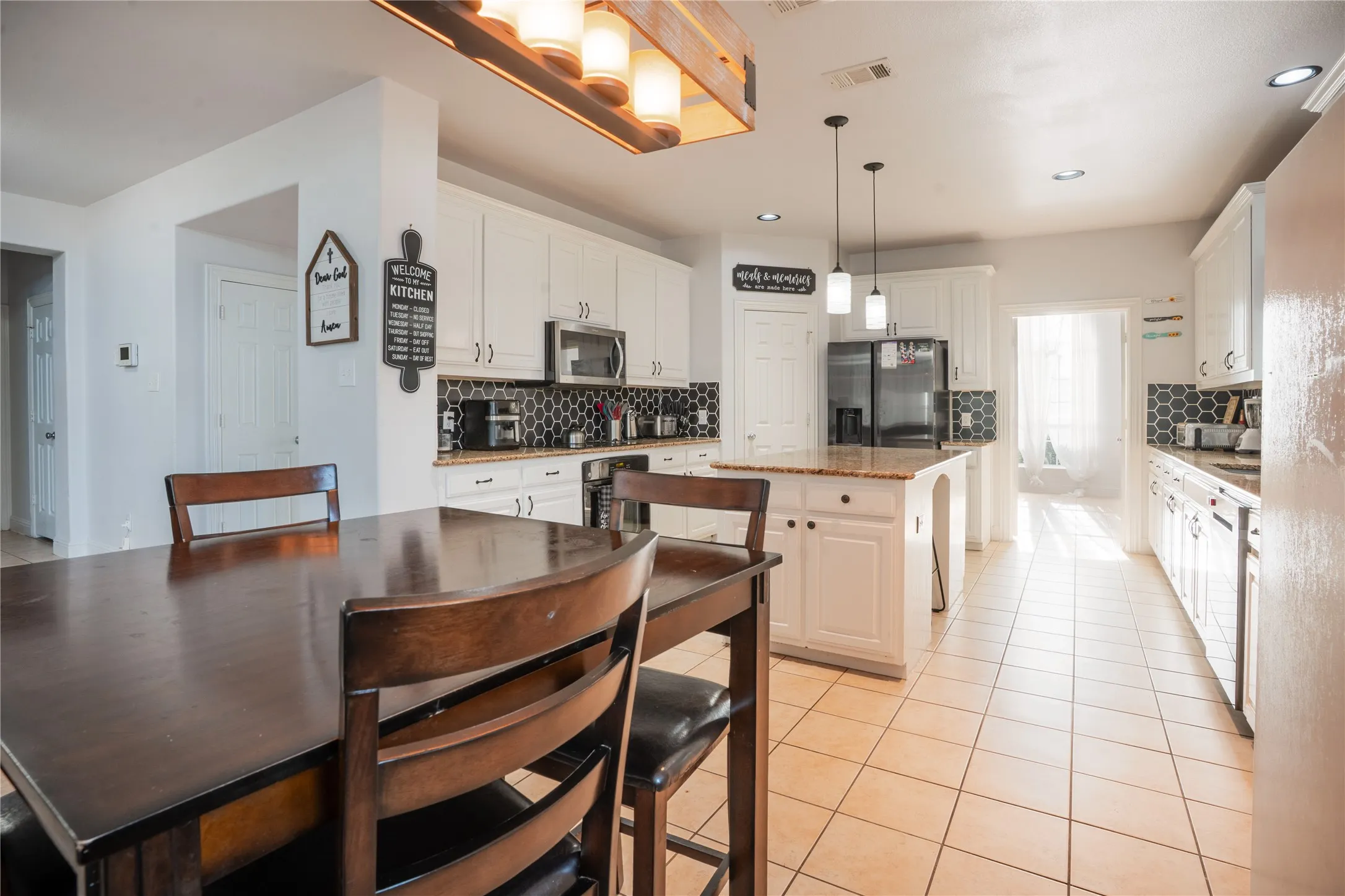 Single Family Residence For Sale in Dallas County , 1444 Mercury Lane, Lancaster, Texas 75134, 4 Bedrooms, 4 Bathrooms, 2 Garage spaces, 3,620 Sqft, built in 2008, Price $435,000, mls#21259137, Real Estate Agent in Lancaster, Homes For Sale in Dallas county, Homes For Sale in Lancaster, Realtor in Lancaster Texas, Real Estate Brokerage Independent Realty Texas, Luminita Cordes Realtor