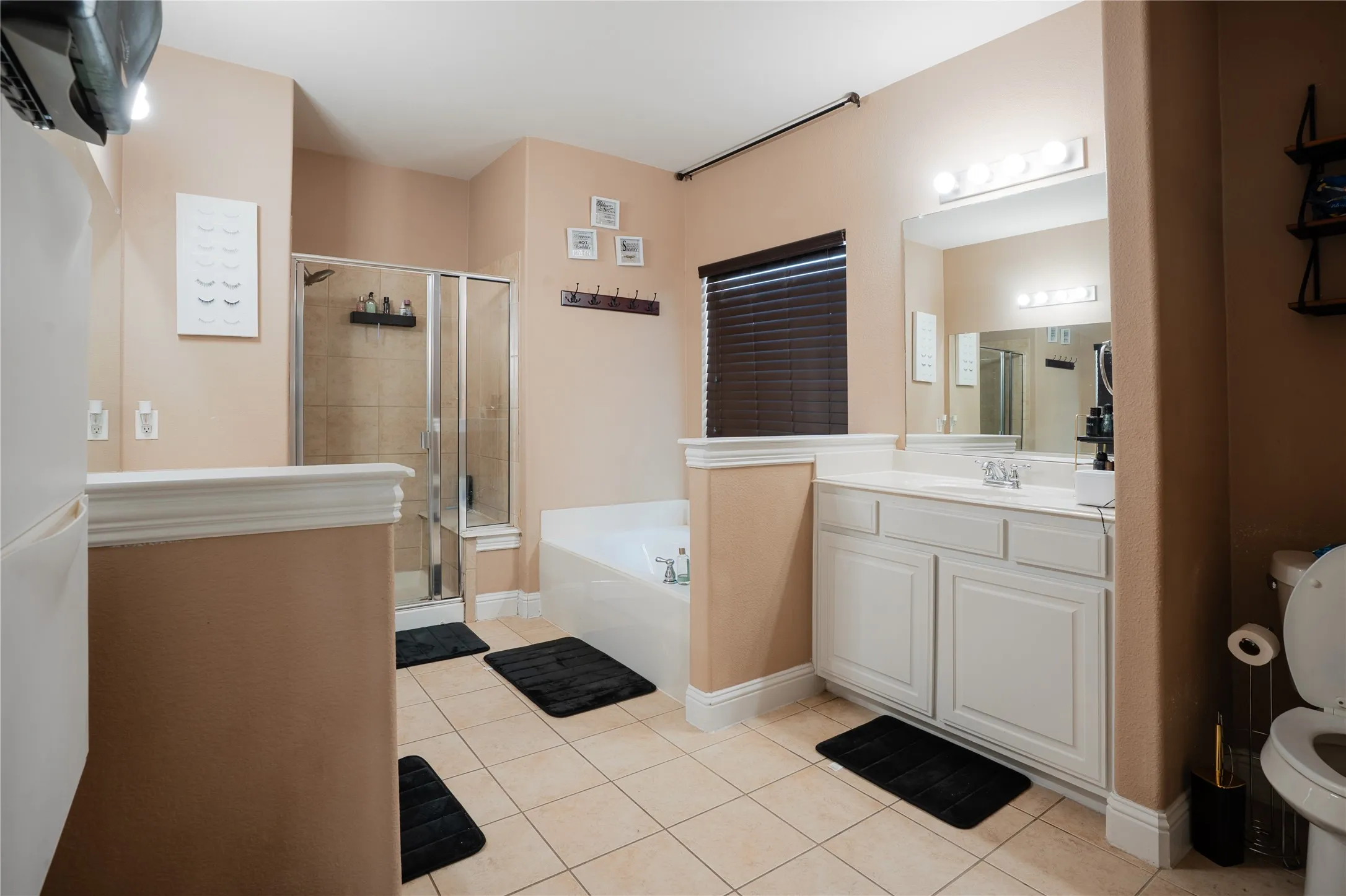 Single Family Residence For Sale in Dallas County , 1444 Mercury Lane, Lancaster, Texas 75134, 4 Bedrooms, 4 Bathrooms, 2 Garage spaces, 3,620 Sqft, built in 2008, Price $435,000, mls#21259137, Real Estate Agent in Lancaster, Homes For Sale in Dallas county, Homes For Sale in Lancaster, Realtor in Lancaster Texas, Real Estate Brokerage Independent Realty Texas, Luminita Cordes Realtor
