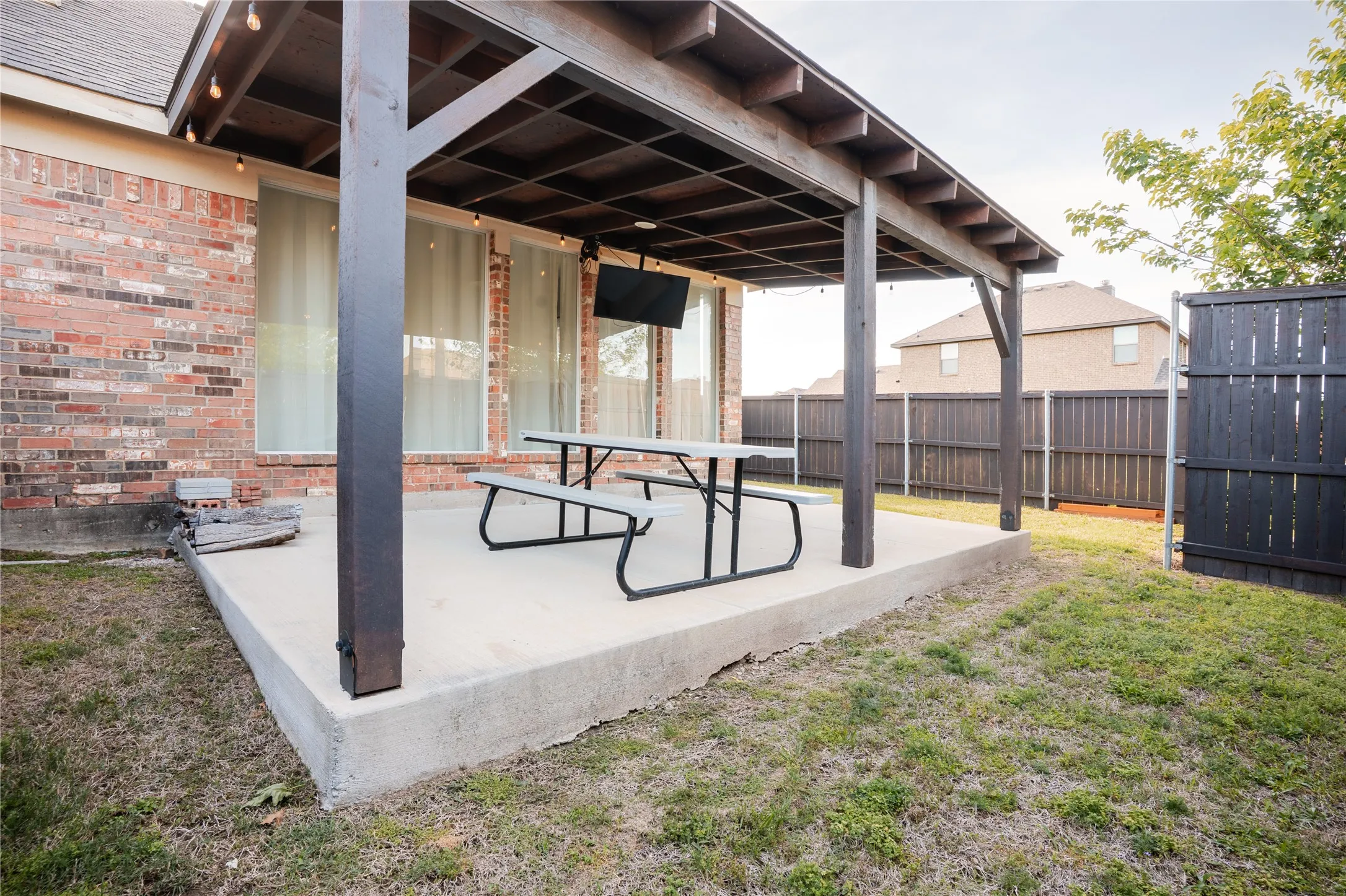 Single Family Residence For Sale in Dallas County , 1444 Mercury Lane, Lancaster, Texas 75134, 4 Bedrooms, 4 Bathrooms, 2 Garage spaces, 3,620 Sqft, built in 2008, Price $435,000, mls#21259137, Real Estate Agent in Lancaster, Homes For Sale in Dallas county, Homes For Sale in Lancaster, Realtor in Lancaster Texas, Real Estate Brokerage Independent Realty Texas, Luminita Cordes Realtor