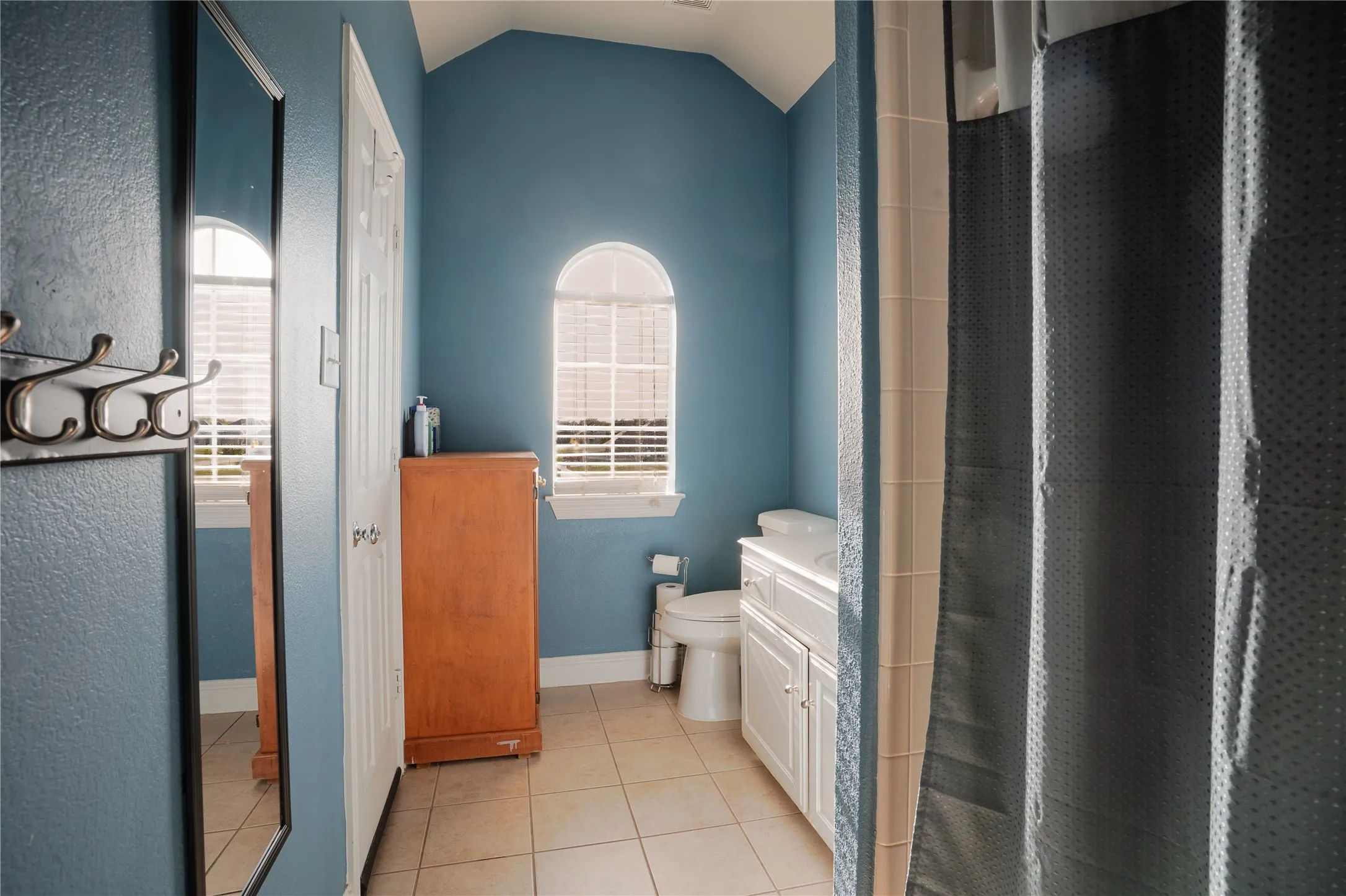 Single Family Residence For Sale in Dallas County , 1444 Mercury Lane, Lancaster, Texas 75134, 4 Bedrooms, 4 Bathrooms, 2 Garage spaces, 3,620 Sqft, built in 2008, Price $435,000, mls#21259137, Real Estate Agent in Lancaster, Homes For Sale in Dallas county, Homes For Sale in Lancaster, Realtor in Lancaster Texas, Real Estate Brokerage Independent Realty Texas, Luminita Cordes Realtor