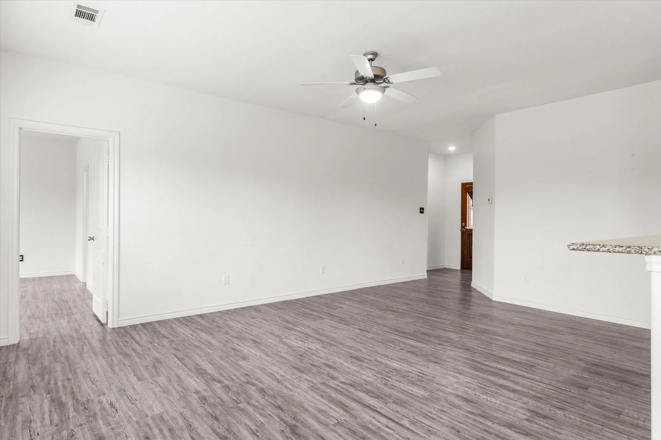 Single Family Residence For Sale in Kaufman County , 2422 Abigail Lane, Mabank, Texas 75147, 3 Bedroom, 2 Bathroom, 2 Garage spaces, 1,272 Sqft, built in 2021, Preowned, mls#21259099, Real Estate Agent in Mabank, Homes For Sale in Kaufman county, Homes For Sale in Mabank, Realtor in Mabank Texas, Real Estate Brokerage Independent Realty Texas, Luminita Cordes Realtor