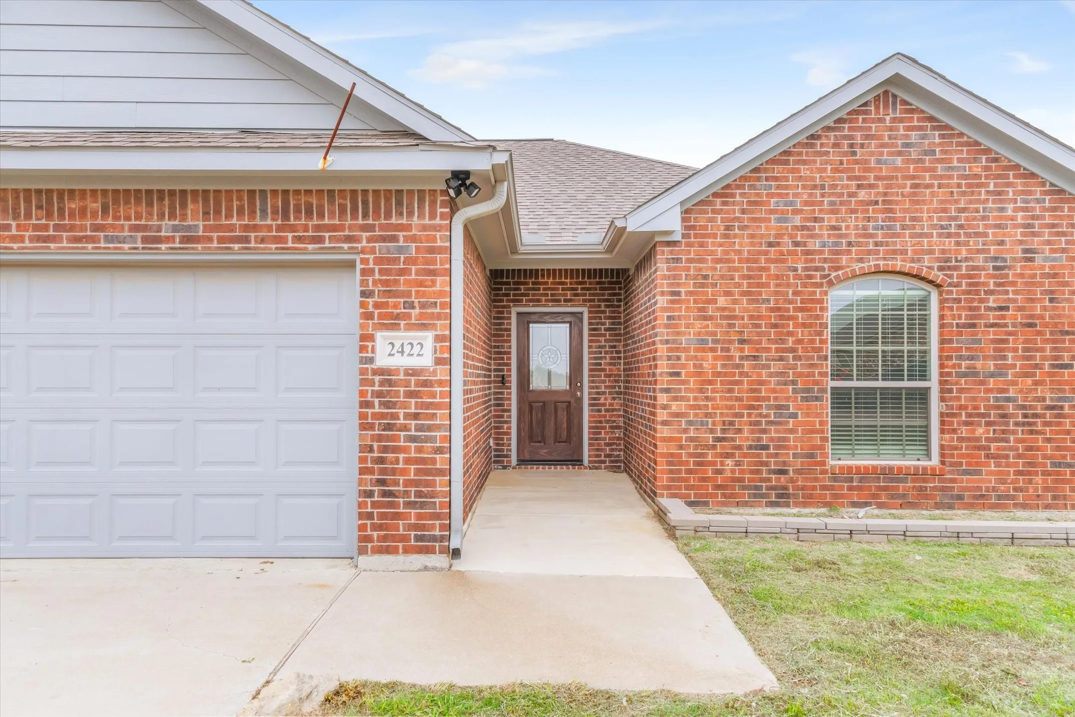Single Family Residence For Sale in Kaufman County , 2422 Abigail Lane, Mabank, Texas 75147, 3 Bedroom, 2 Bathroom, 2 Garage spaces, 1,272 Sqft, built in 2021, Preowned, mls#21259099, Real Estate Agent in Mabank, Homes For Sale in Kaufman county, Homes For Sale in Mabank, Realtor in Mabank Texas, Real Estate Brokerage Independent Realty Texas, Luminita Cordes Realtor