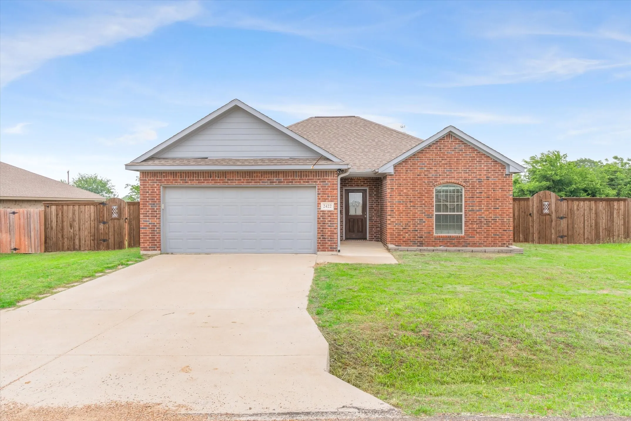 Single Family Residence For Sale in Kaufman County , 2422 Abigail Lane, Mabank, Texas 75147, 3 Bedroom, 2 Bathroom, 2 Garage spaces, 1,272 Sqft, built in 2021, Preowned, mls#21259099, Real Estate Agent in Mabank, Homes For Sale in Kaufman county, Homes For Sale in Mabank, Realtor in Mabank Texas, Real Estate Brokerage Independent Realty Texas, Luminita Cordes Realtor