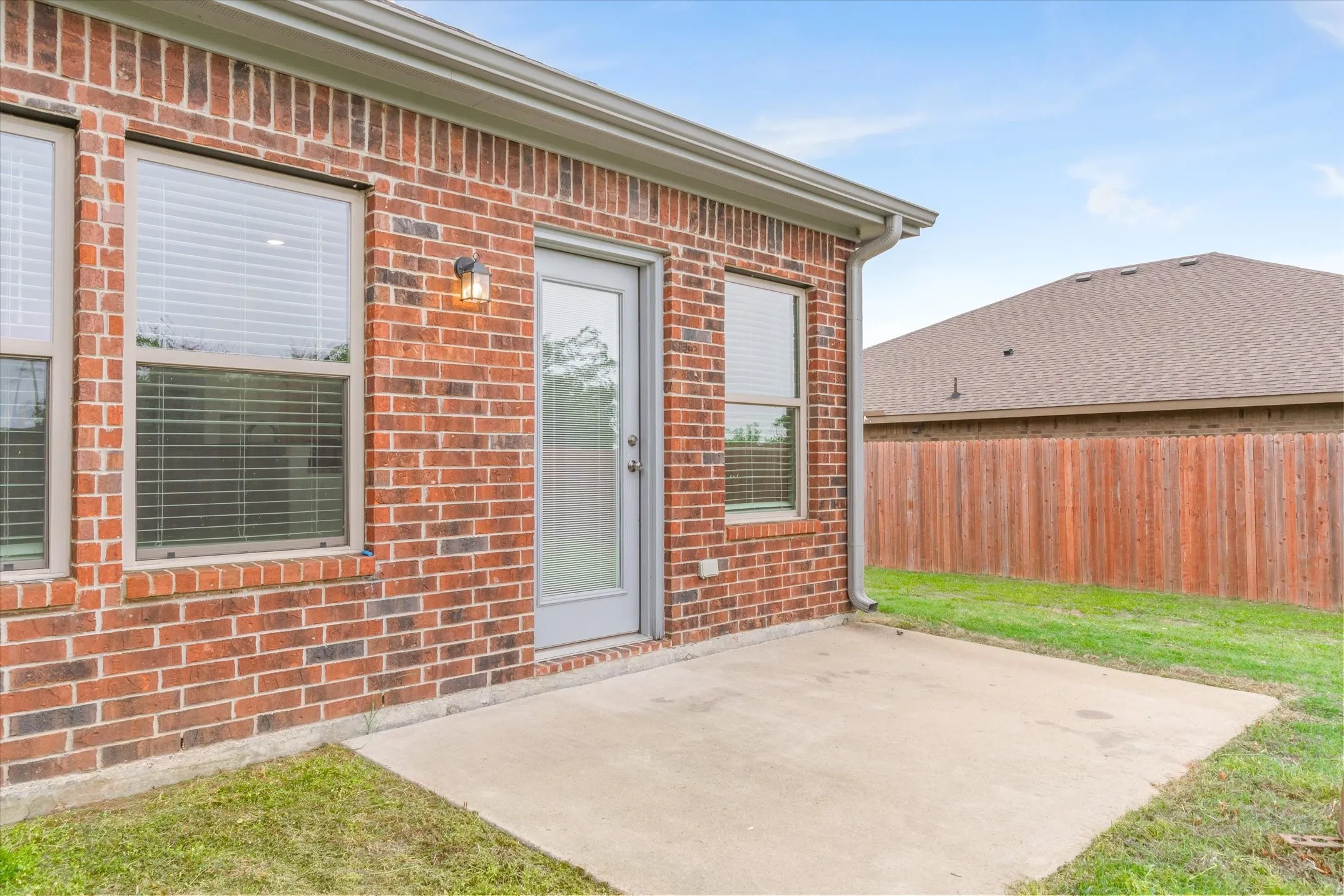 Single Family Residence For Sale in Kaufman County , 2422 Abigail Lane, Mabank, Texas 75147, 3 Bedroom, 2 Bathroom, 2 Garage spaces, 1,272 Sqft, built in 2021, Preowned, mls#21259099, Real Estate Agent in Mabank, Homes For Sale in Kaufman county, Homes For Sale in Mabank, Realtor in Mabank Texas, Real Estate Brokerage Independent Realty Texas, Luminita Cordes Realtor