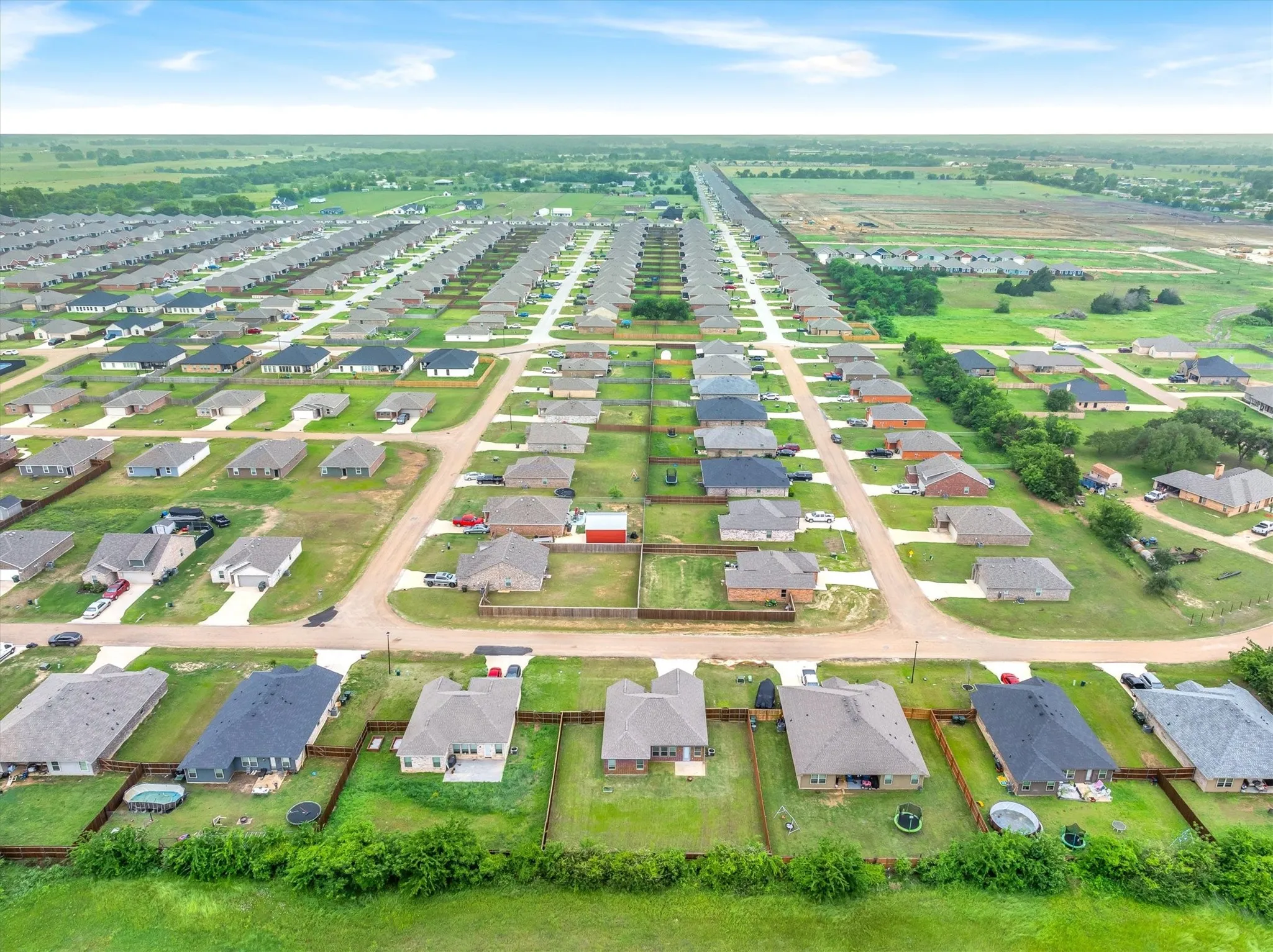 Single Family Residence For Sale in Kaufman County , 2422 Abigail Lane, Mabank, Texas 75147, 3 Bedroom, 2 Bathroom, 2 Garage spaces, 1,272 Sqft, built in 2021, Preowned, mls#21259099, Real Estate Agent in Mabank, Homes For Sale in Kaufman county, Homes For Sale in Mabank, Realtor in Mabank Texas, Real Estate Brokerage Independent Realty Texas, Luminita Cordes Realtor