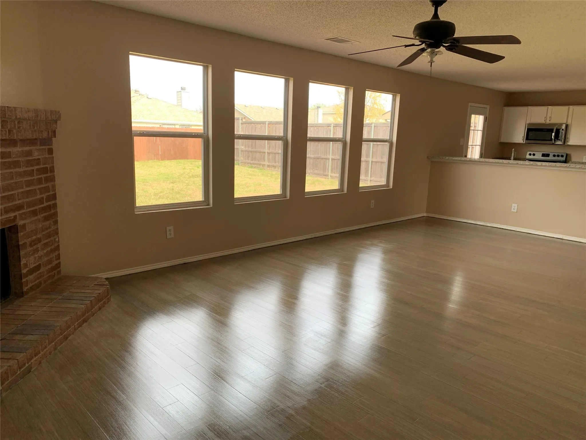 Single Family Residence For Rent in Collin County , 9512 George Bush Drive, Mc Kinney, Texas 75072, 3 Bedroom, 3 Bathroom, 2 Garage spaces, 2,048 Sqft, built in 2003, Preowned, mls#21257008, Real Estate Agent in Mc Kinney, Homes For Rent in Collin county, Homes For Rent in Mc Kinney, Realtor in Mc Kinney Texas, Real Estate Brokerage Independent Realty Texas, Luminita Cordes Realtor